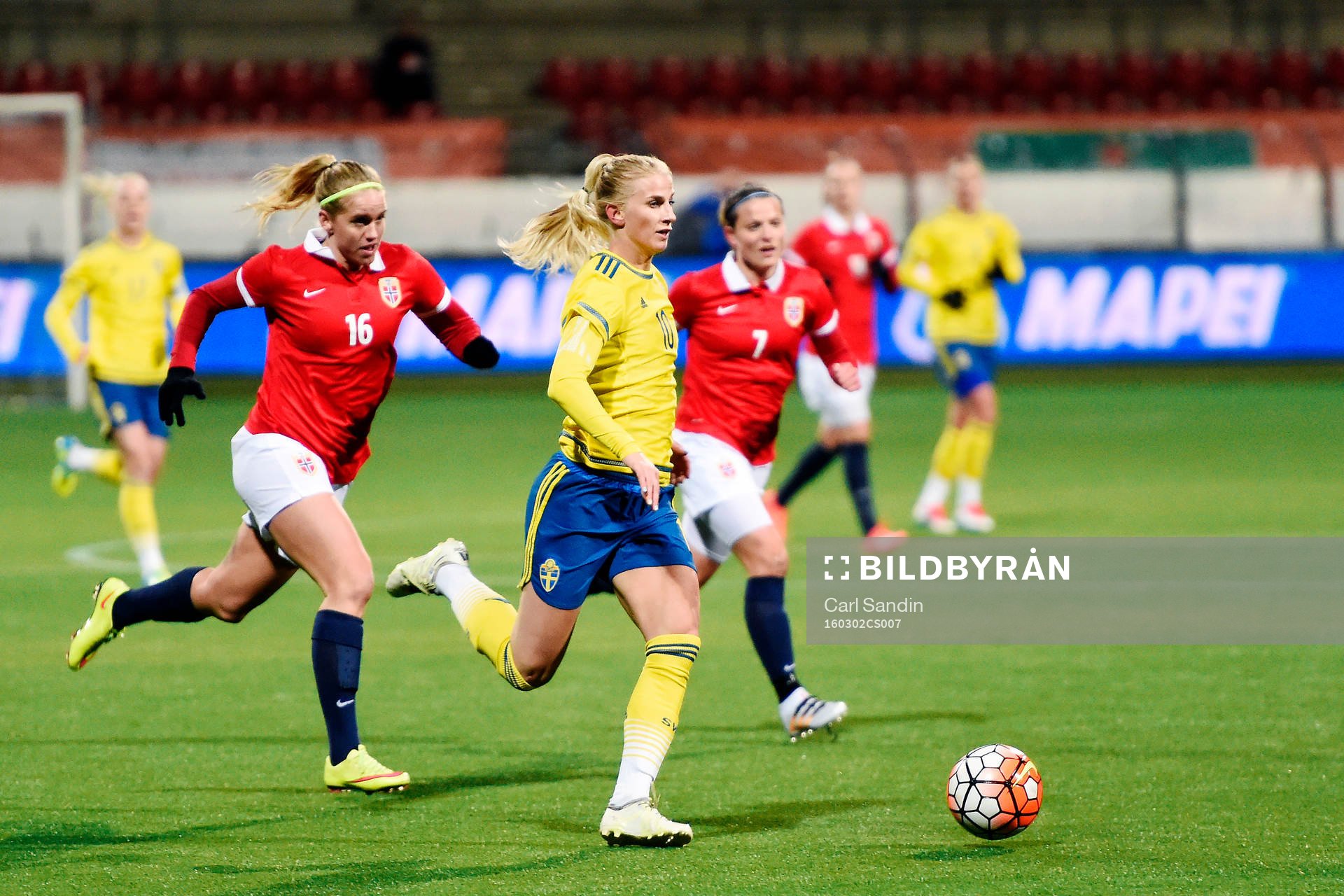 Norges Elise Thorsnes och Sveriges Sofia Jakobsson
