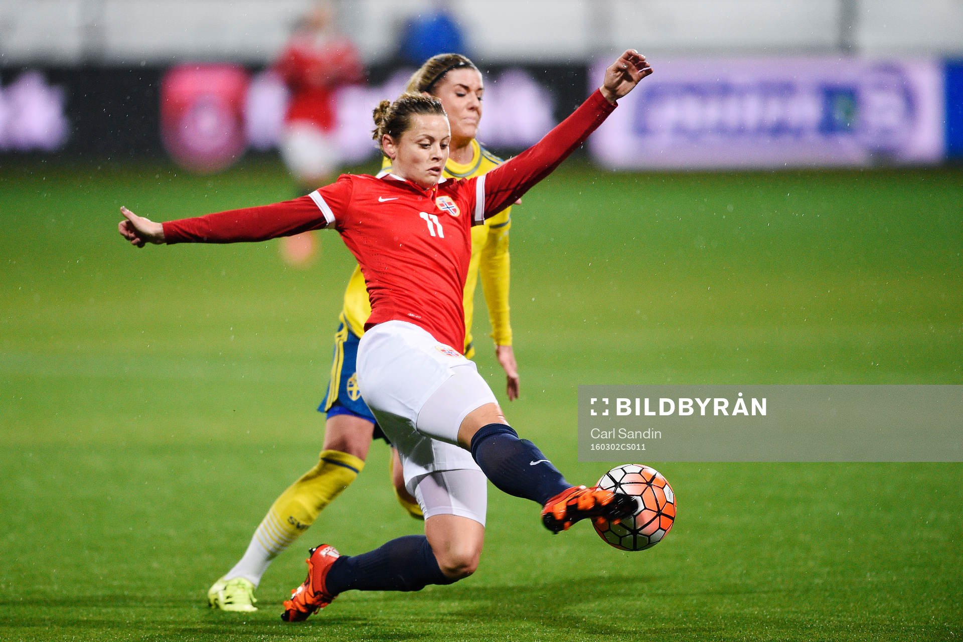 Norges Nora Holstad Berge och Sveriges Olivia Schough