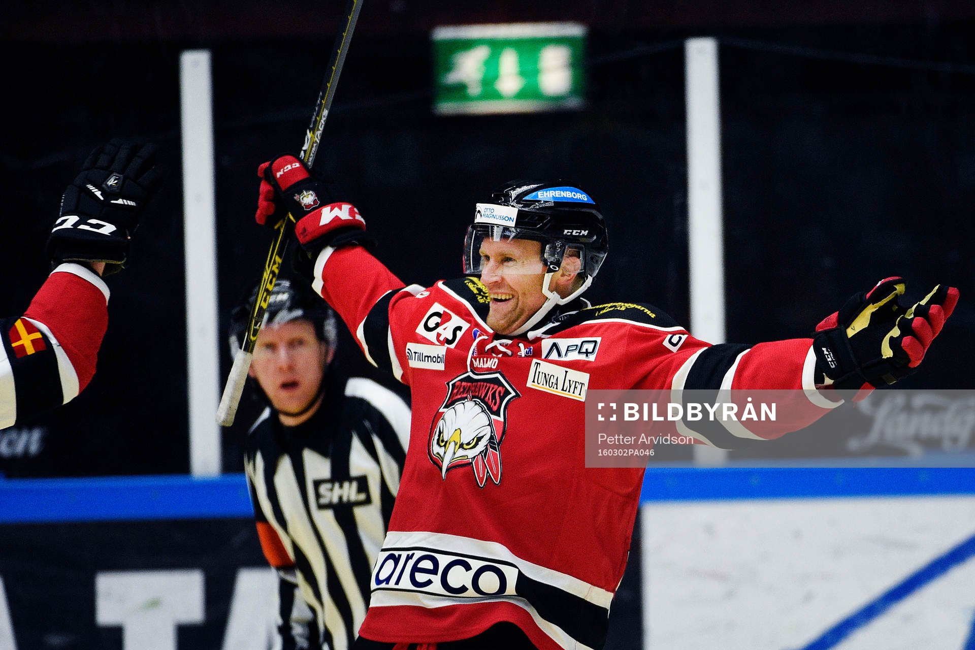Malmö Redhawks Mathias Tjärnqvist jublar