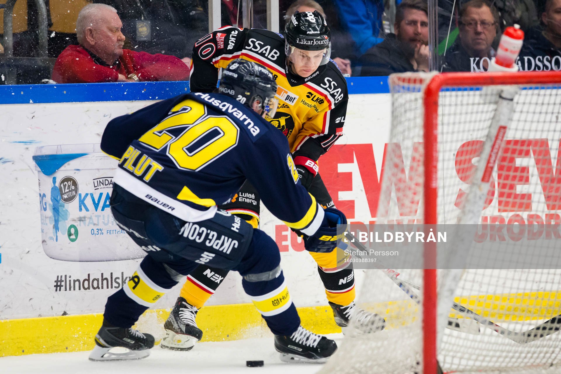 s Lawrence Pilut mot Luleås Toni Rajala