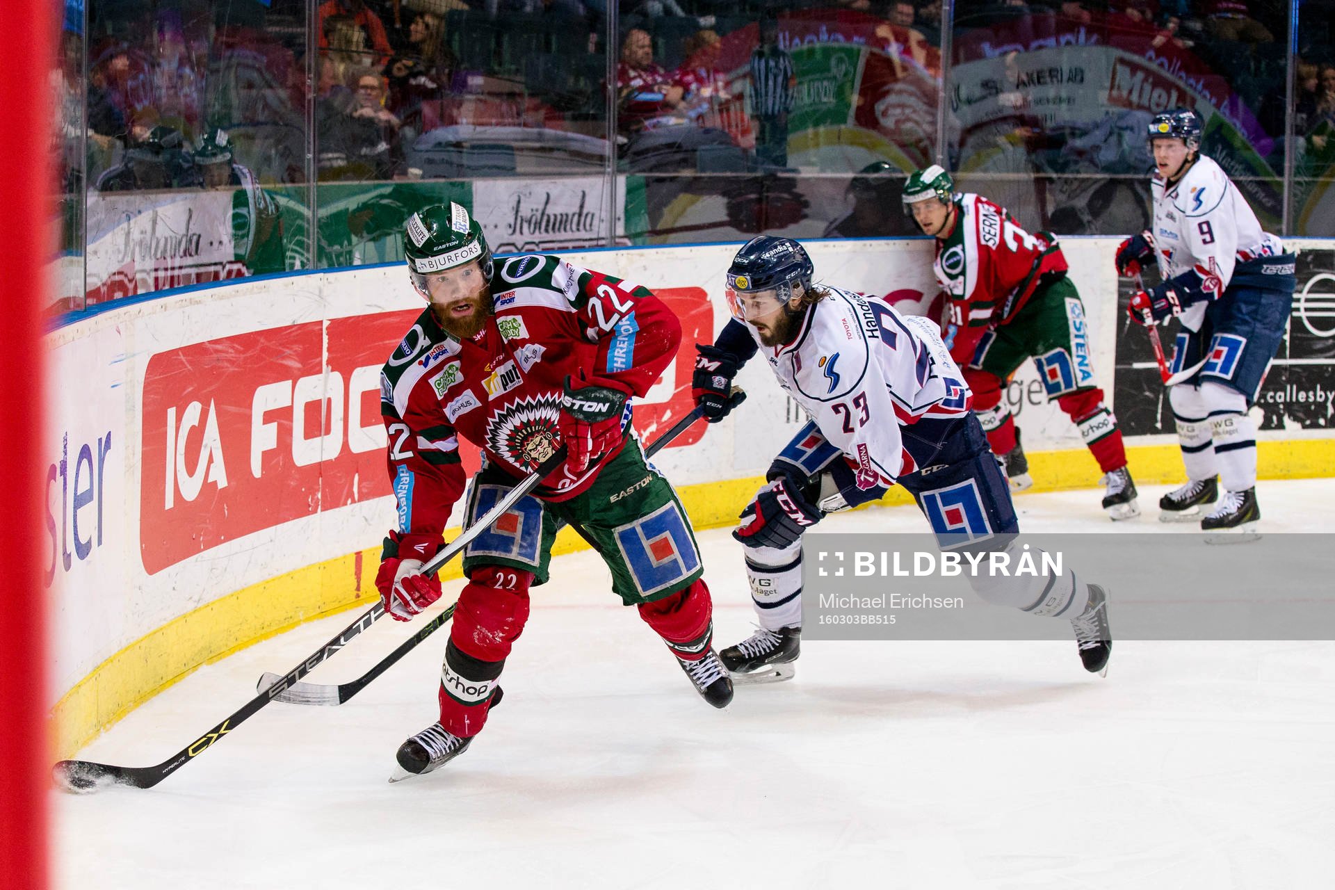 Frölundas Robin Figren jagad av Linköpings Niklas Persson