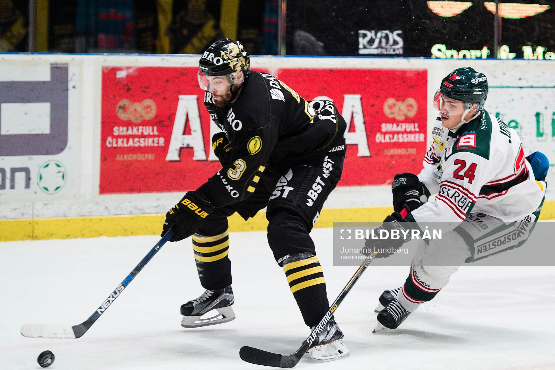 s Markus Lauridsen och Tingsryds Jonathan Johnson