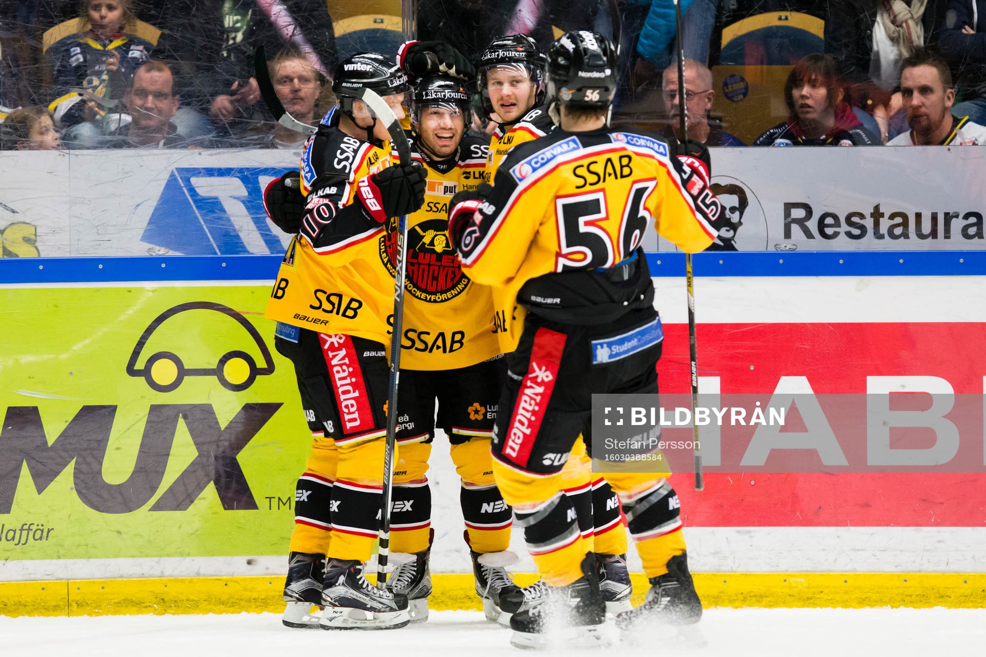 Luleås Jacob Micflikier (i) jublar