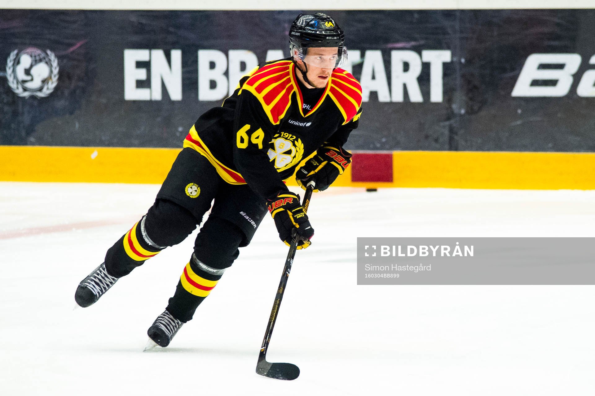 Brynäs Jonathan Pudas före ishockeymatchen i SHL mellan