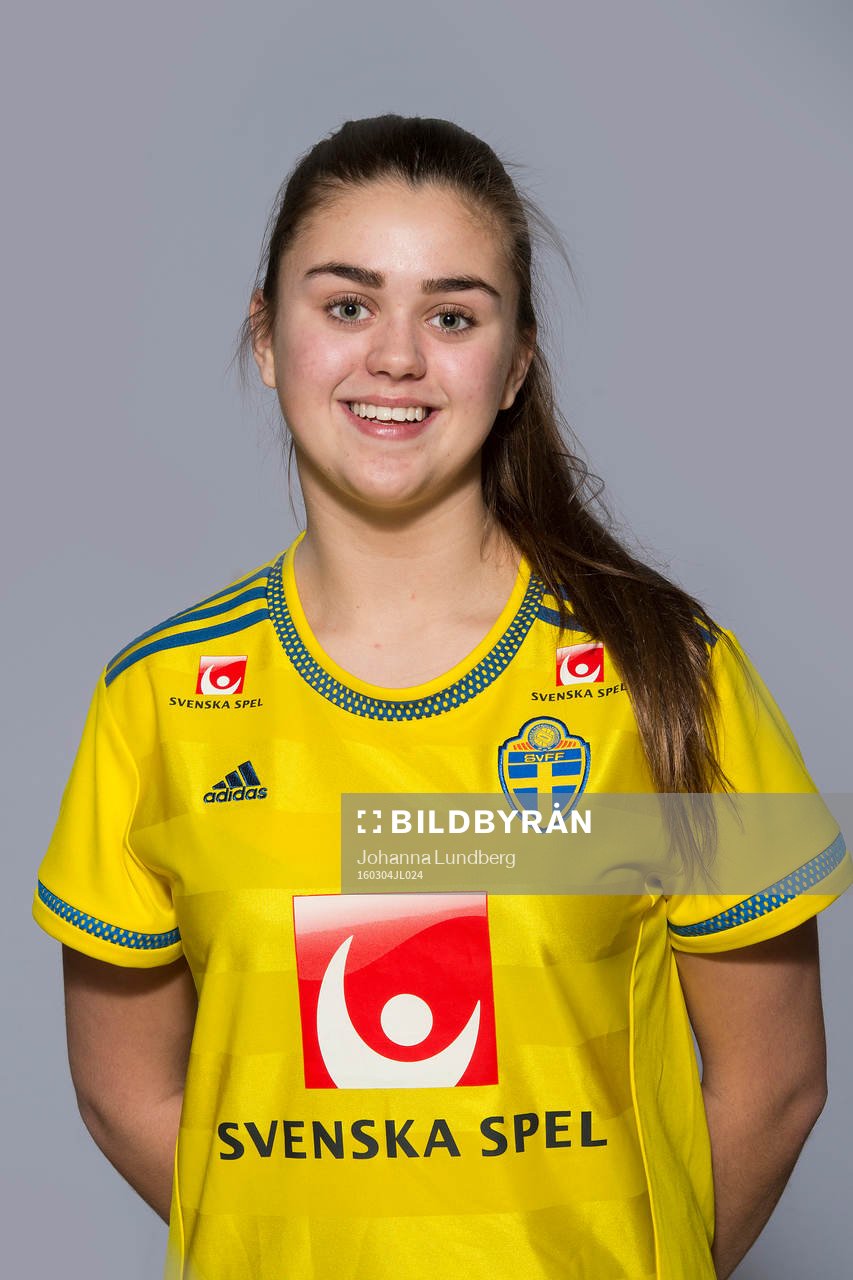 Nikita Stigsson som spelar i F16 landslaget