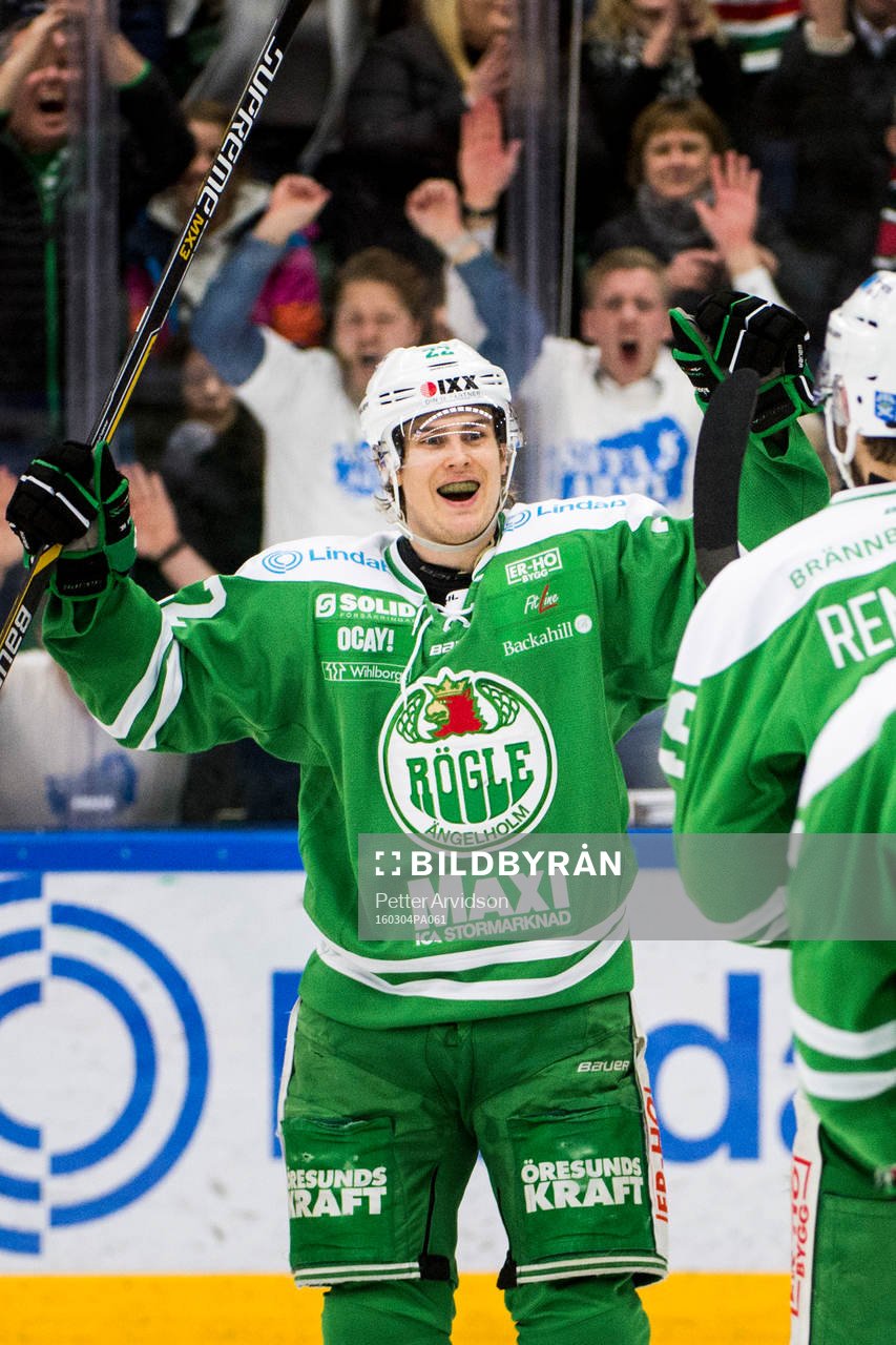 Rögles Sebastian Wännström jublar