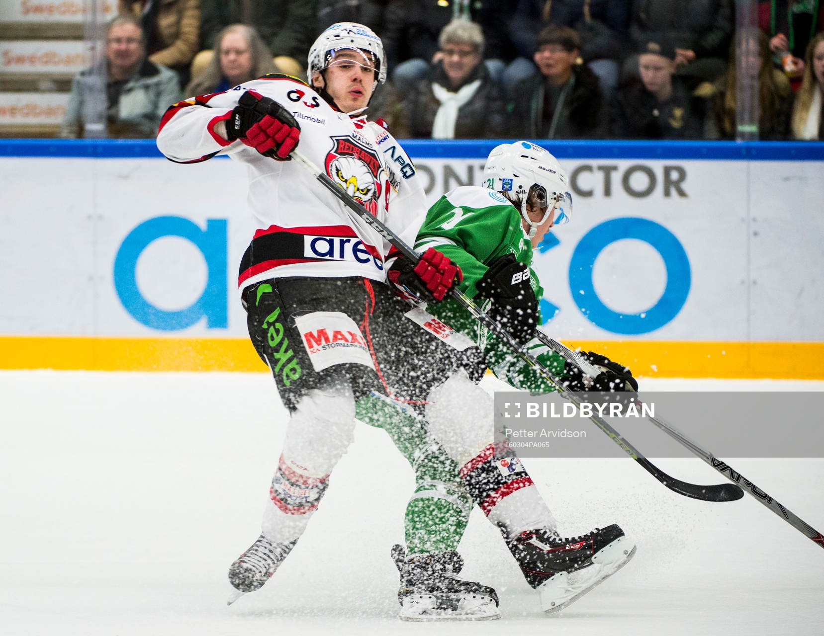 Malmö Redhawks Henrik Hetta och Rögles Alexander Lunsjö