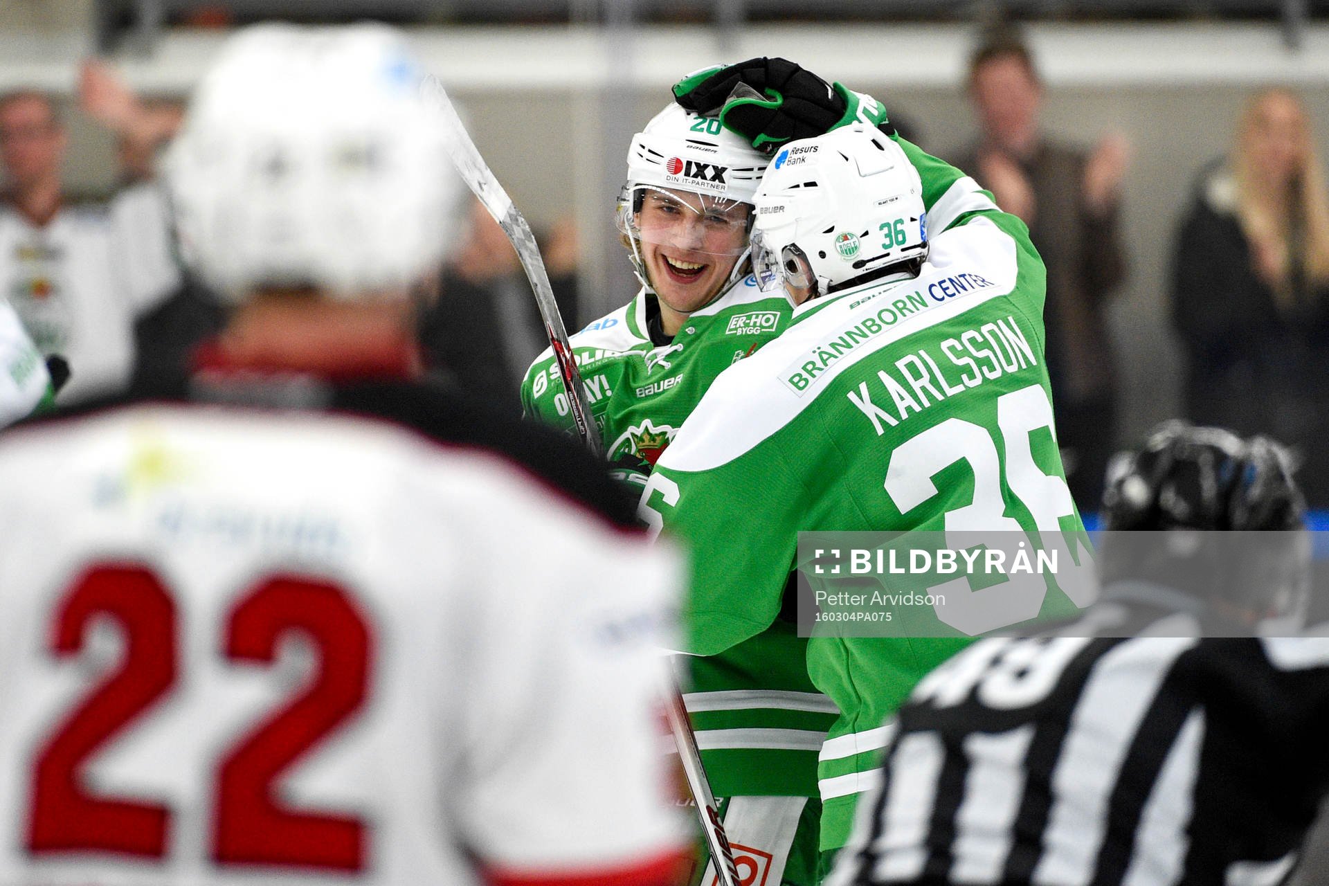 Rögles Mathias From och Filip Karlsson  jublar