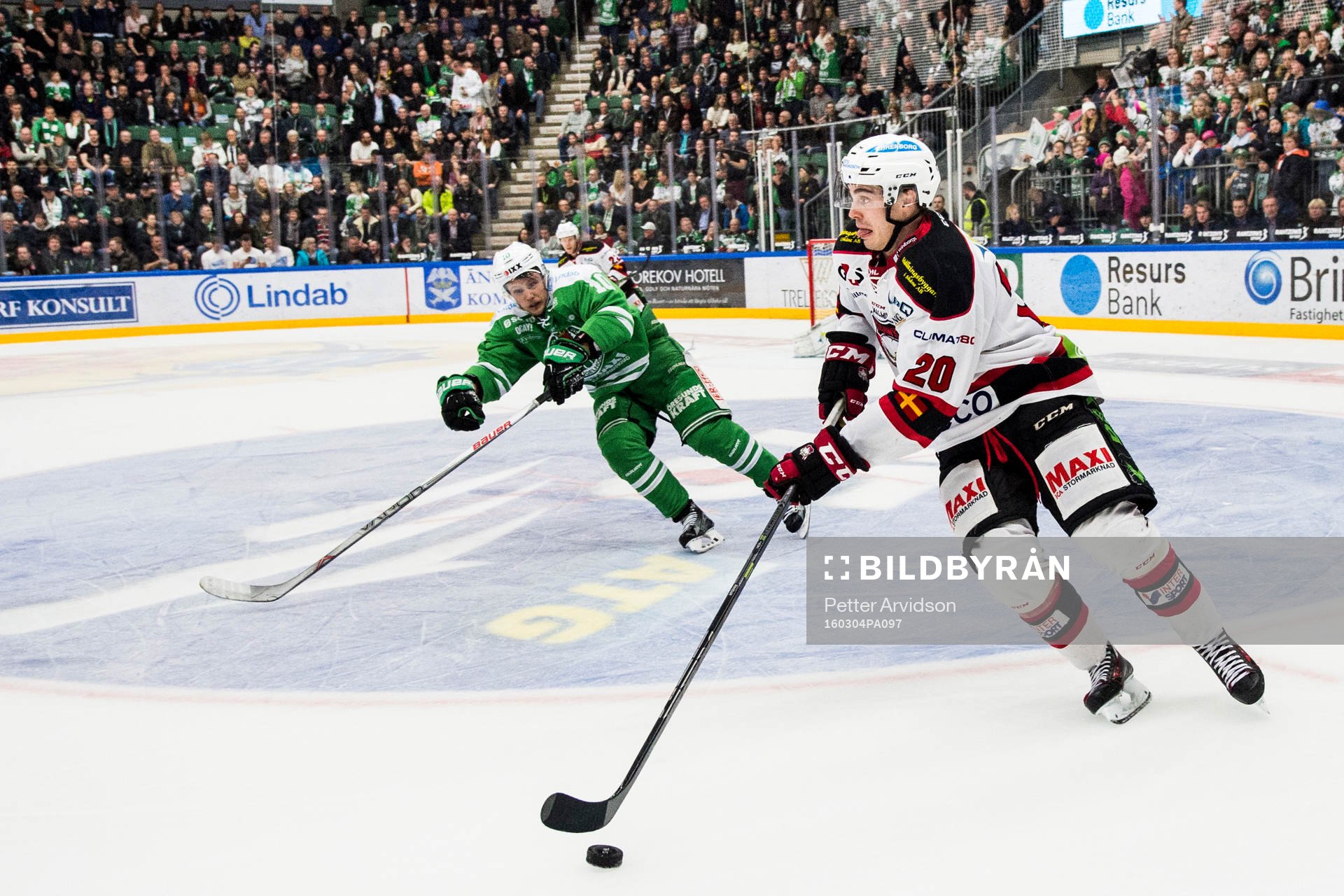 Malmö Redhawks Henrik Hetta och Rögles Viktor Lindgren
