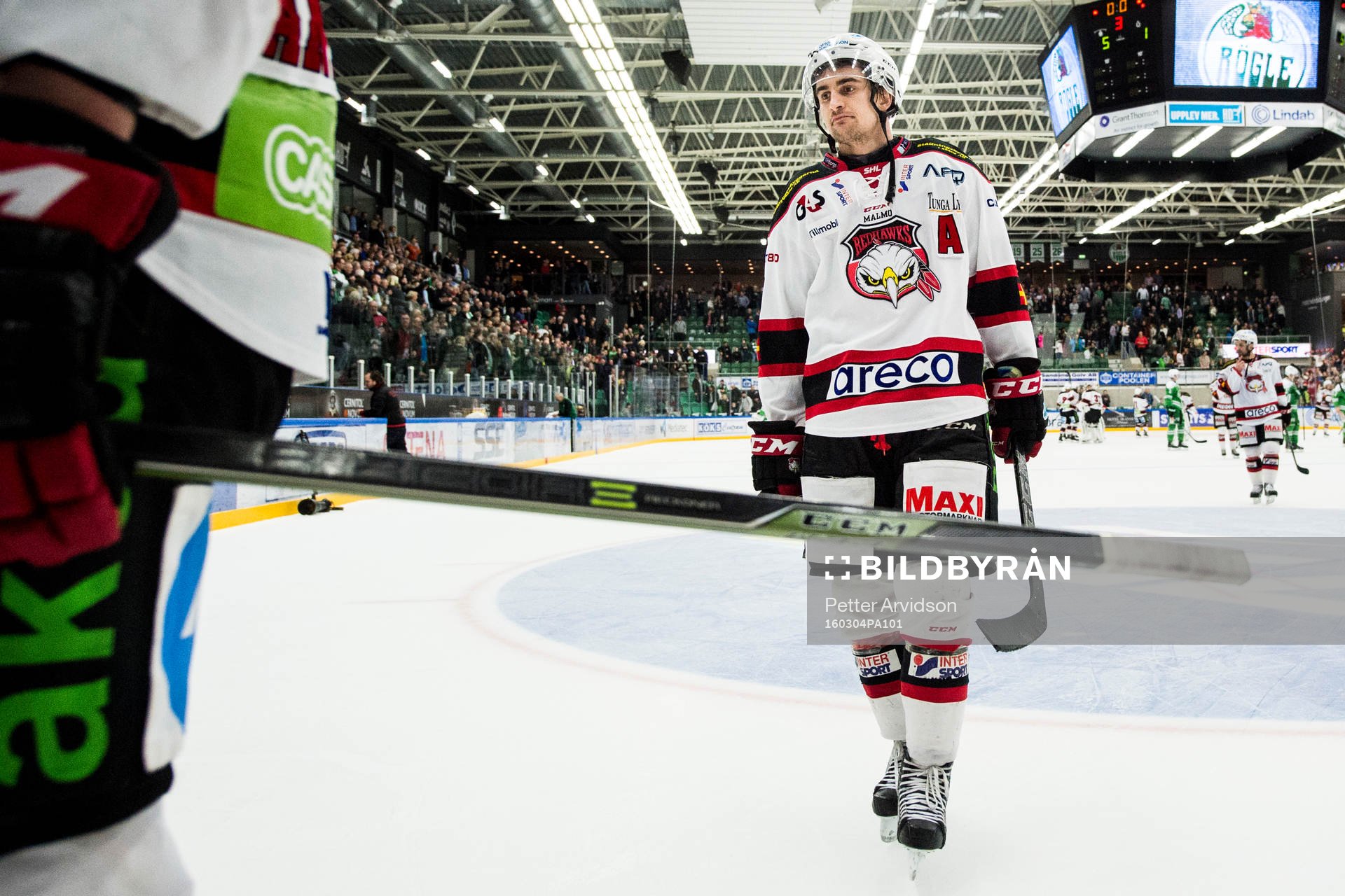Malmö Redhawks Nils Andersson deppar när han lämnar isen