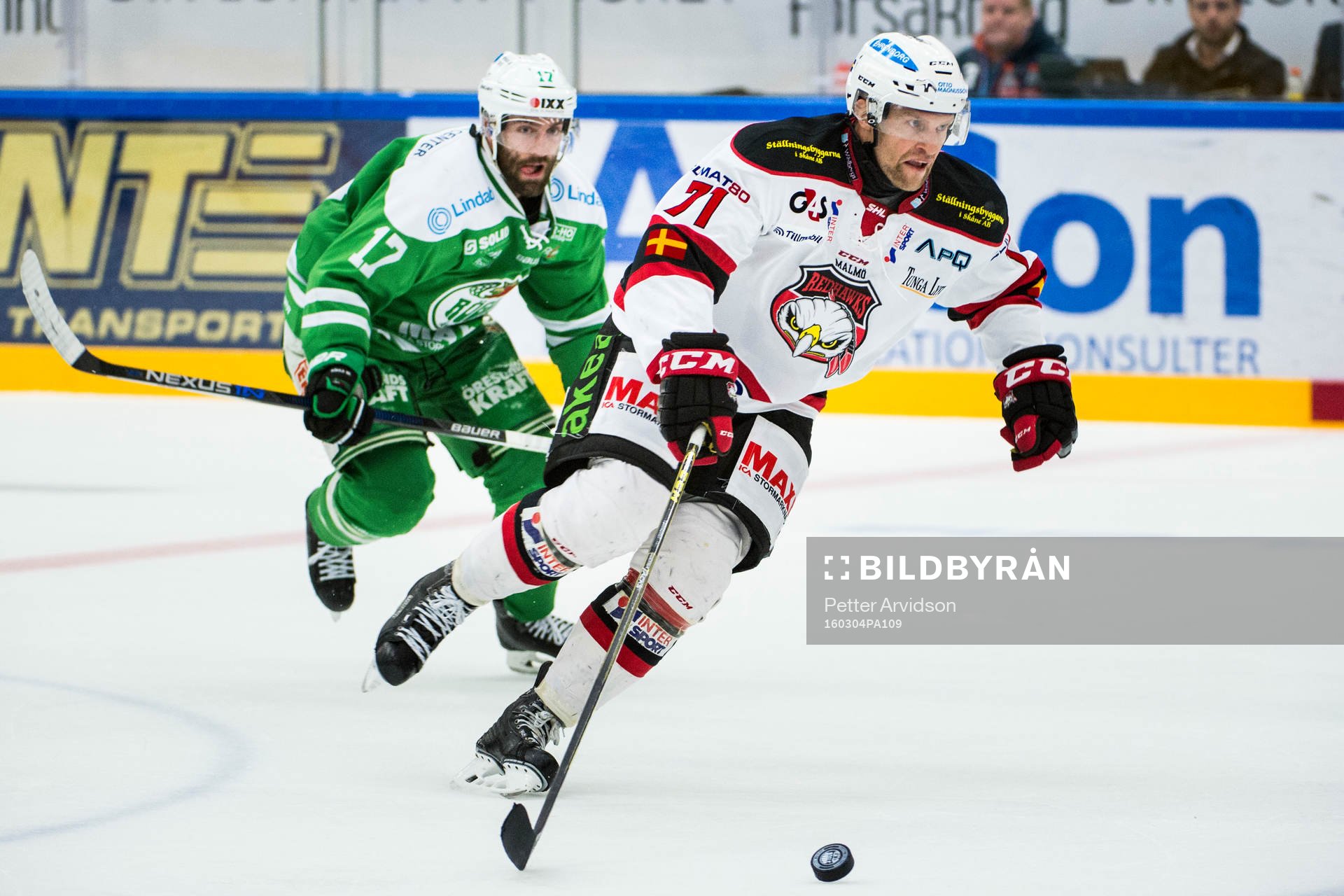 Malmö Redhawks Mathias Tjärnqvist och Rögles Taylor