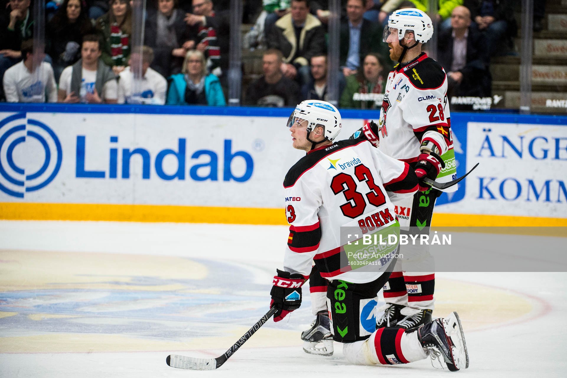 Malmö Redhawks Oliver Bohm och Jens Olsson deppar