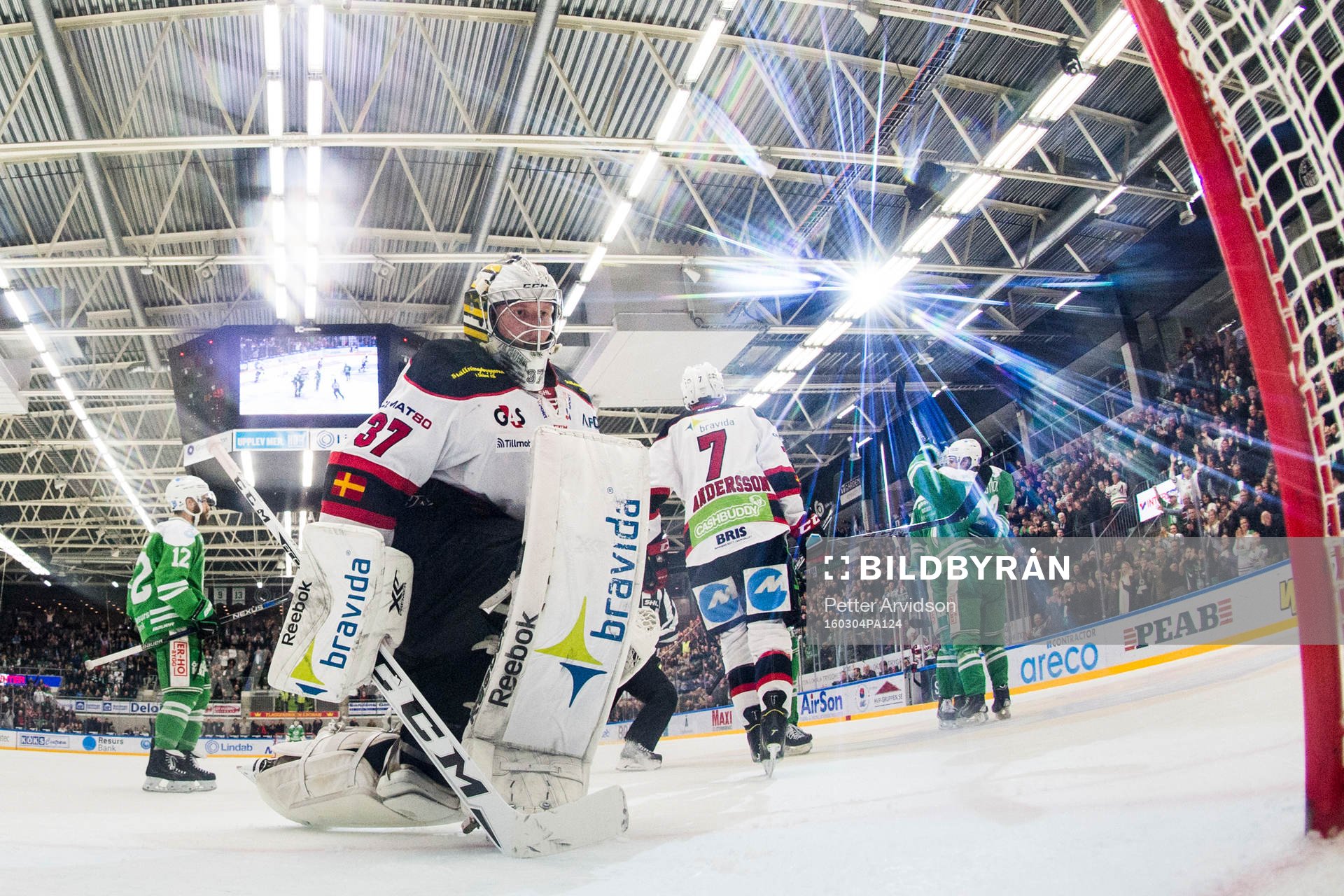 Malmö Redhawks målvakt Jonas Gunnarsson deppar