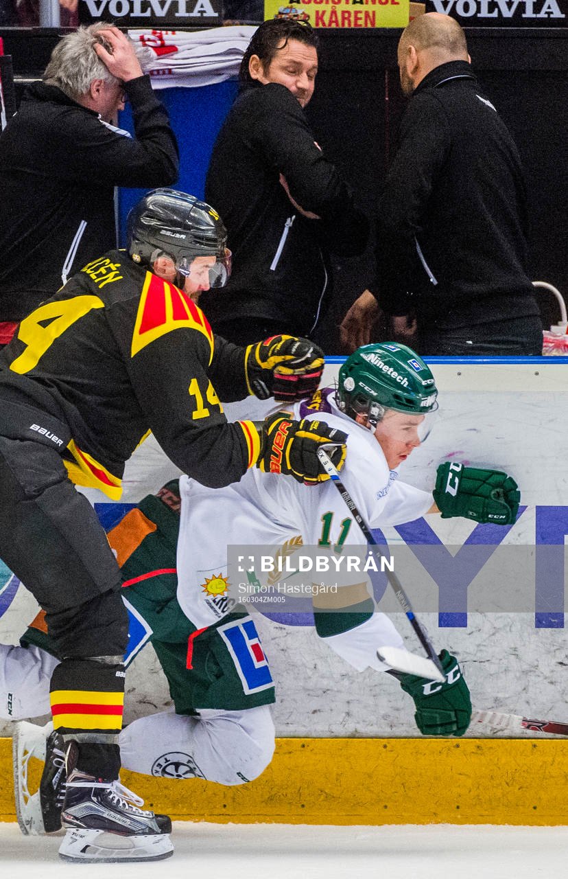 Brynäs Johan Alcén och Färjestads Joakim Nygård i en