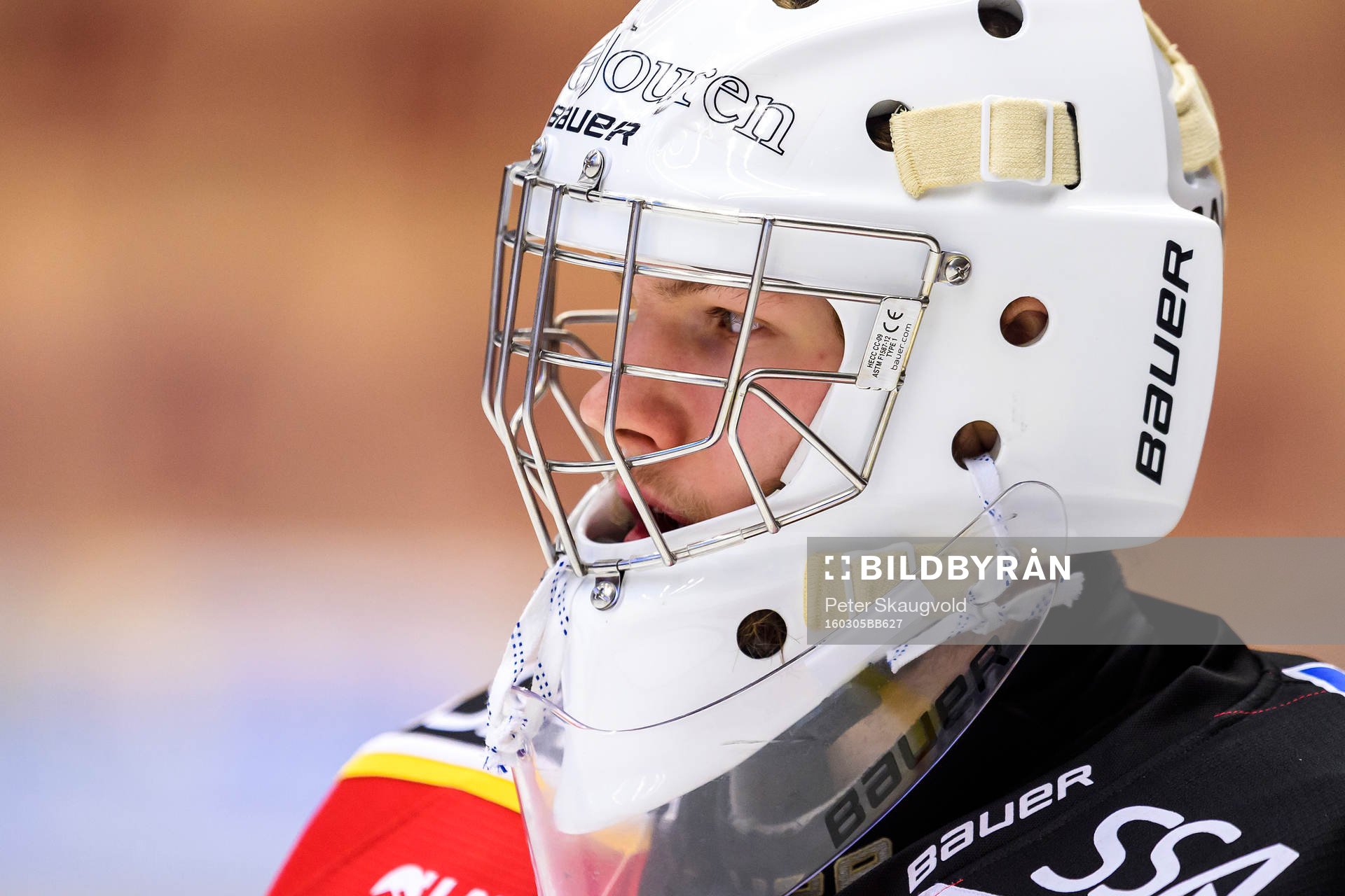 Luleås målvakt Filip Gustafsson på uppvärmningen