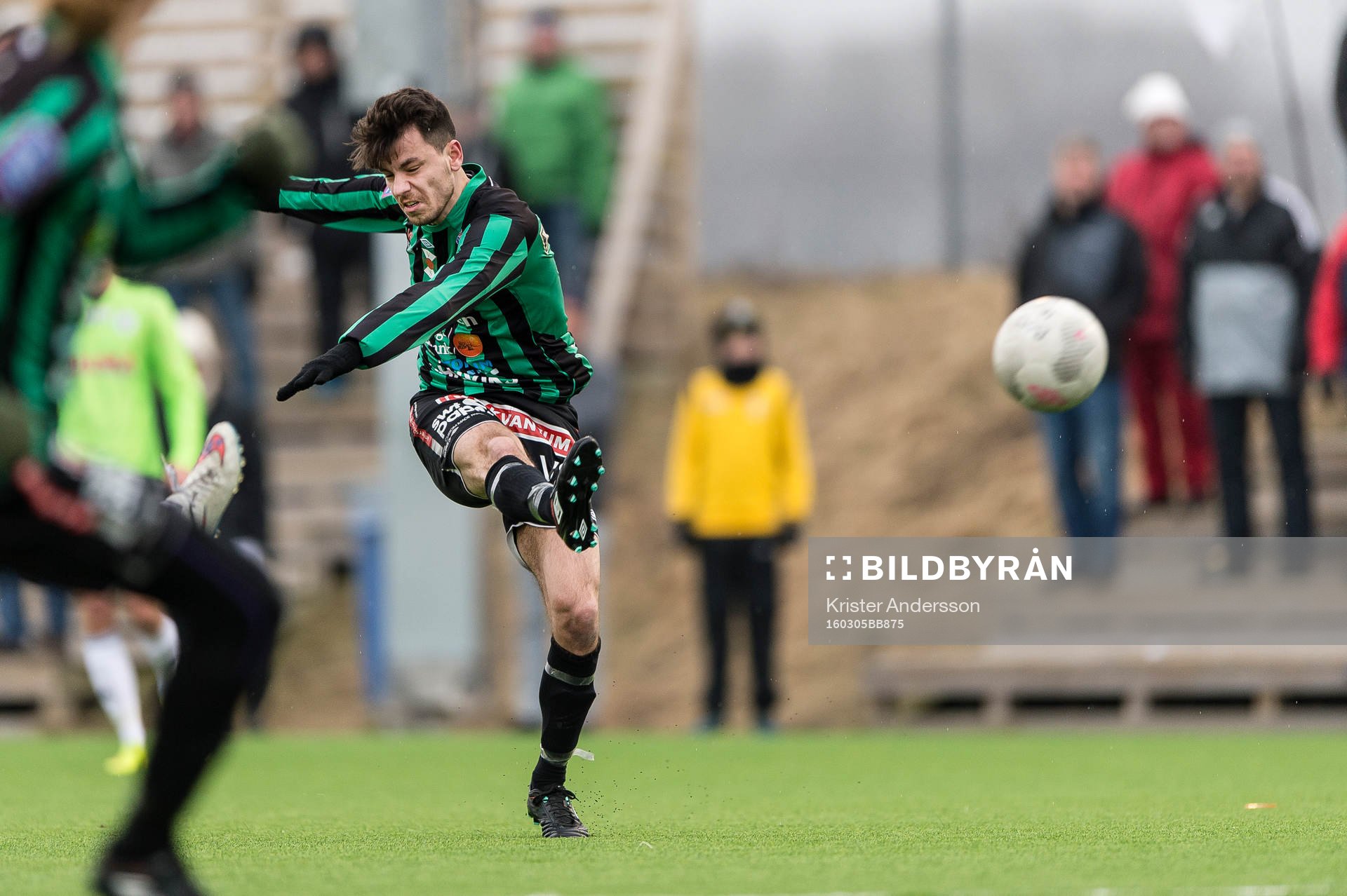 Varbergs Liridon Selmani under fotbollsmatchen i Svenska Cupen mellan Varberg och Tenhult den 5 mars 2016 i Varberg.