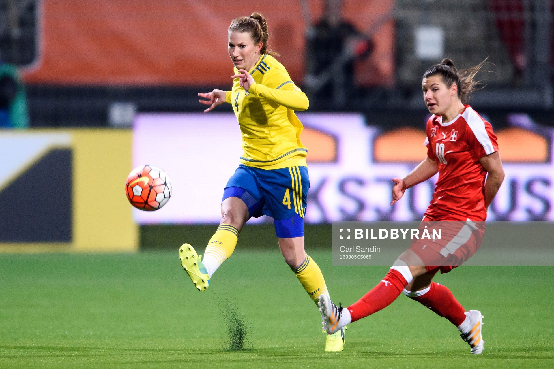 Sveriges Emma Berglund och Schweiz Ramona Bachmann