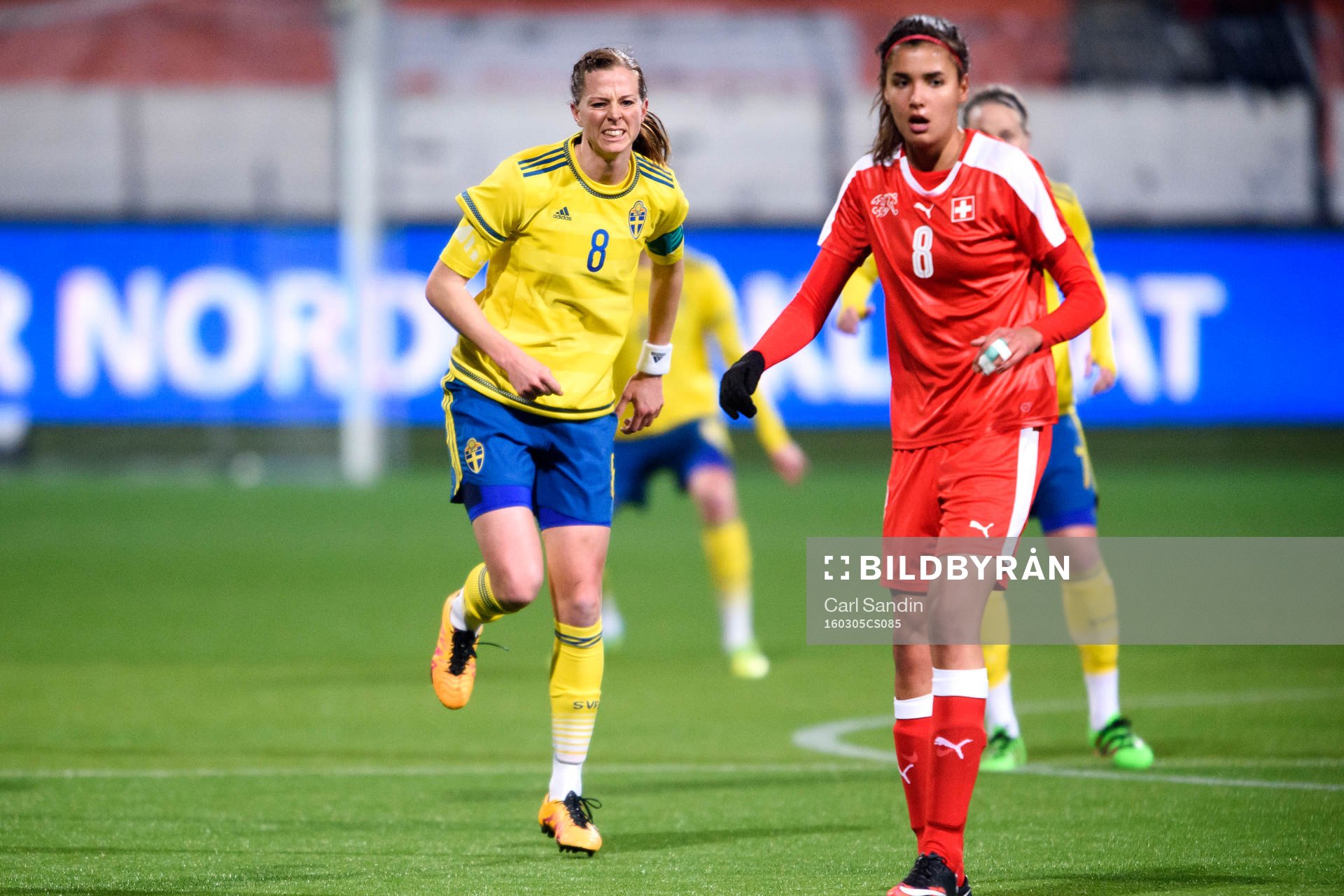 Sveriges Lotta Schelin har ont