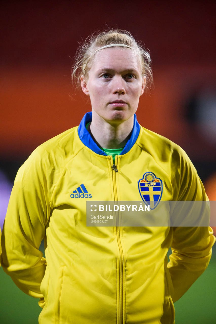 Sveriges målvakt Hedvig Lindahl vid lineup