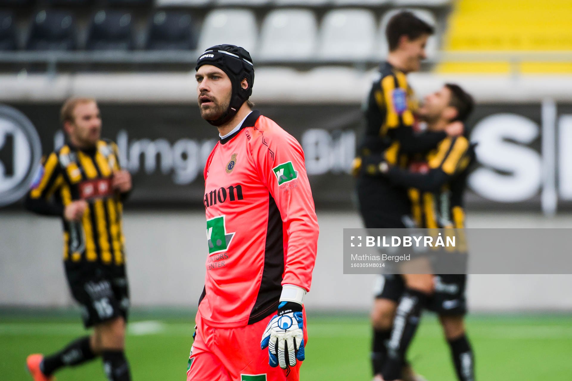 Gefles målvakt Emil Hedvall deppar