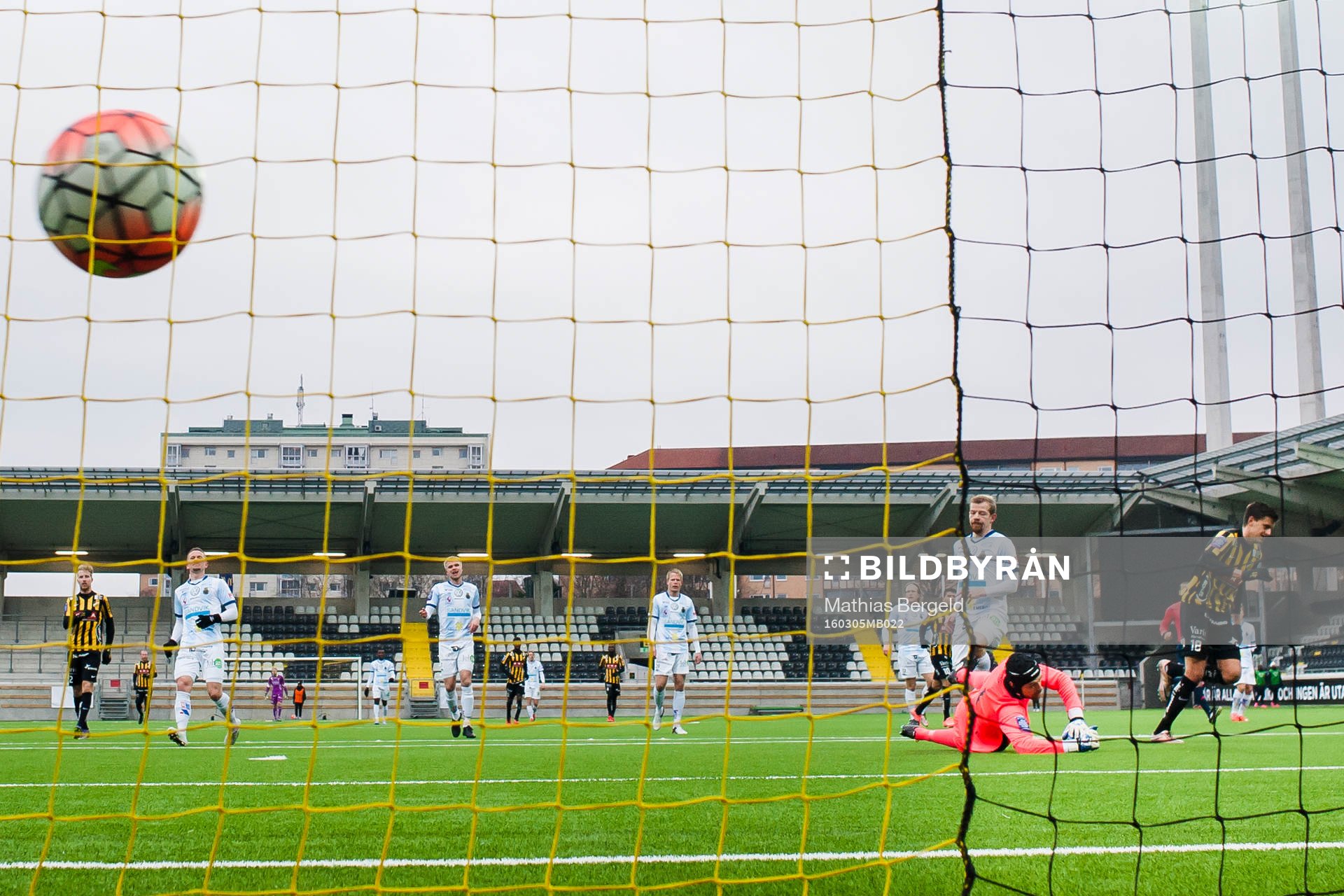 Häckens Alexander Jeremejeff gör 3-0 bakom Gefles