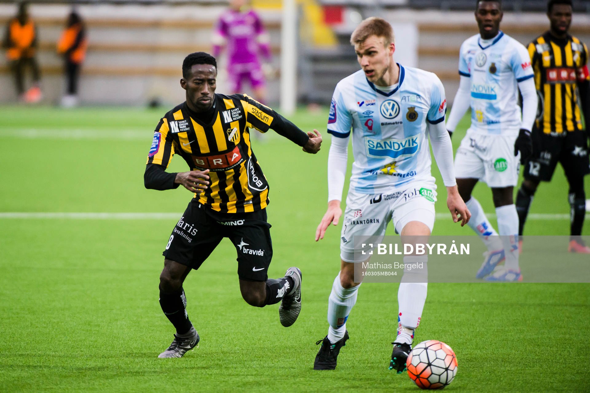 Häckens Demba Savage  och Gefles Robin Nilsson