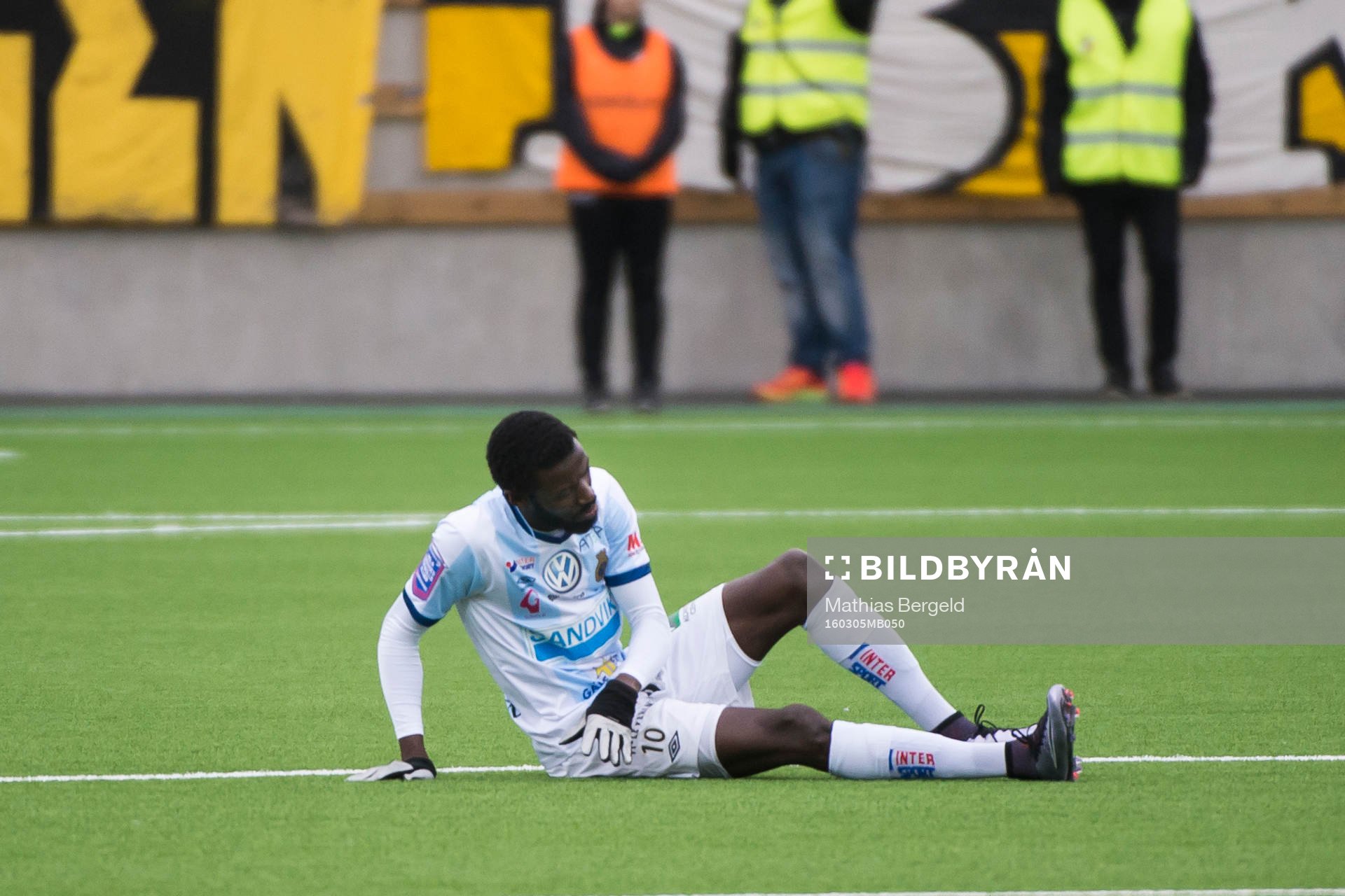 Gefles Dioh Williams skadar sig och tvingas byta