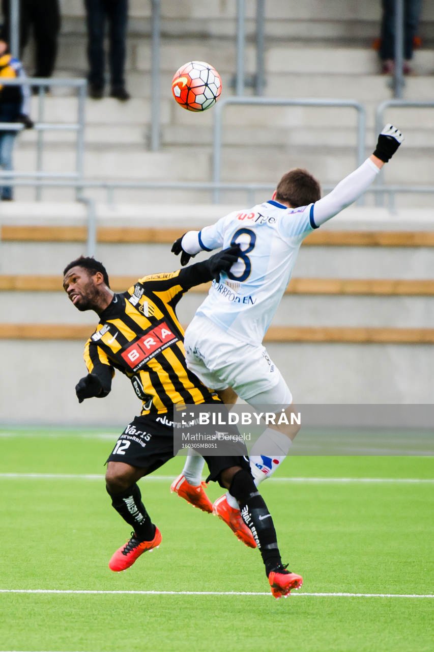Häckens Mohammed Abubakari och Gefles Simon Skrabb