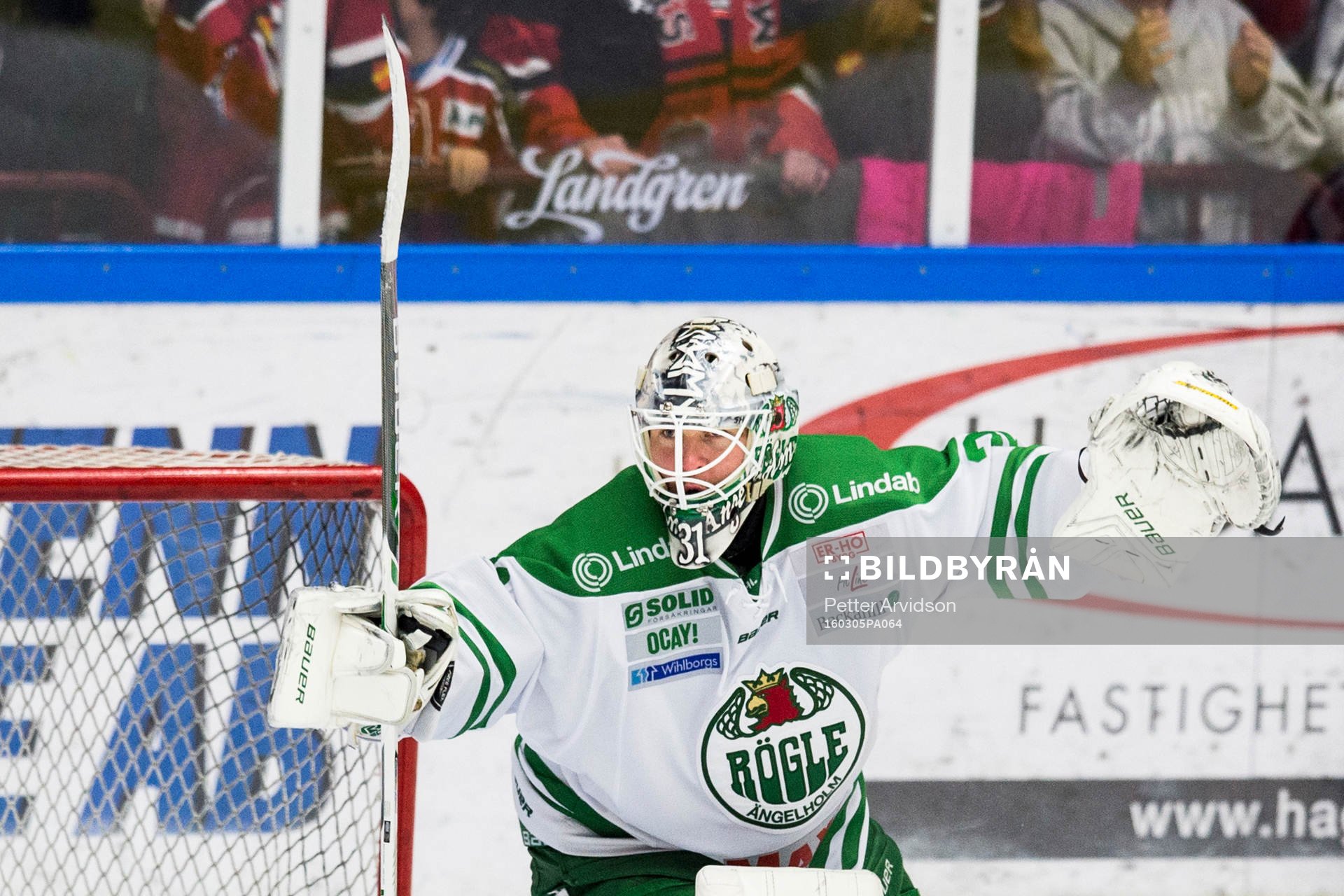 Rögles målvakt Lars Volden jublar