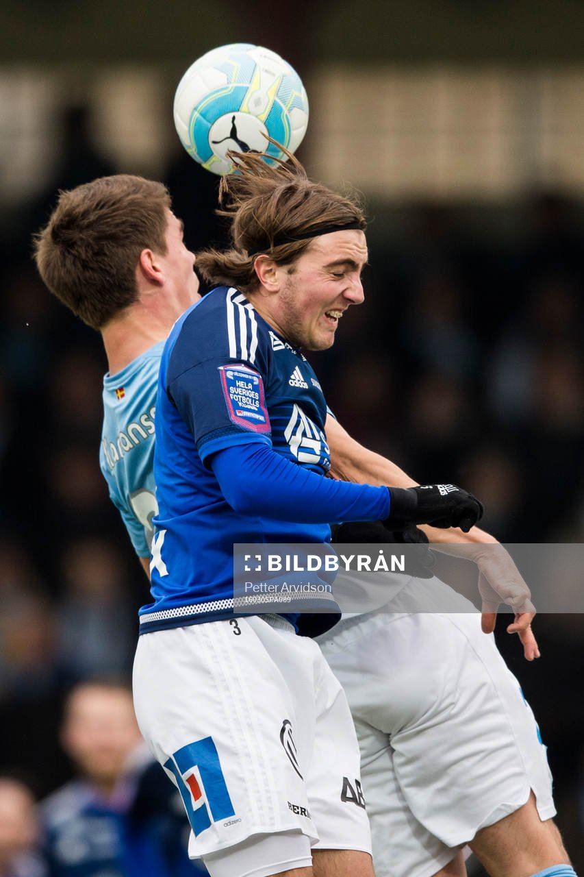 Sundsvalls Dennis Olsson och Malmö FFs Vidar Örn