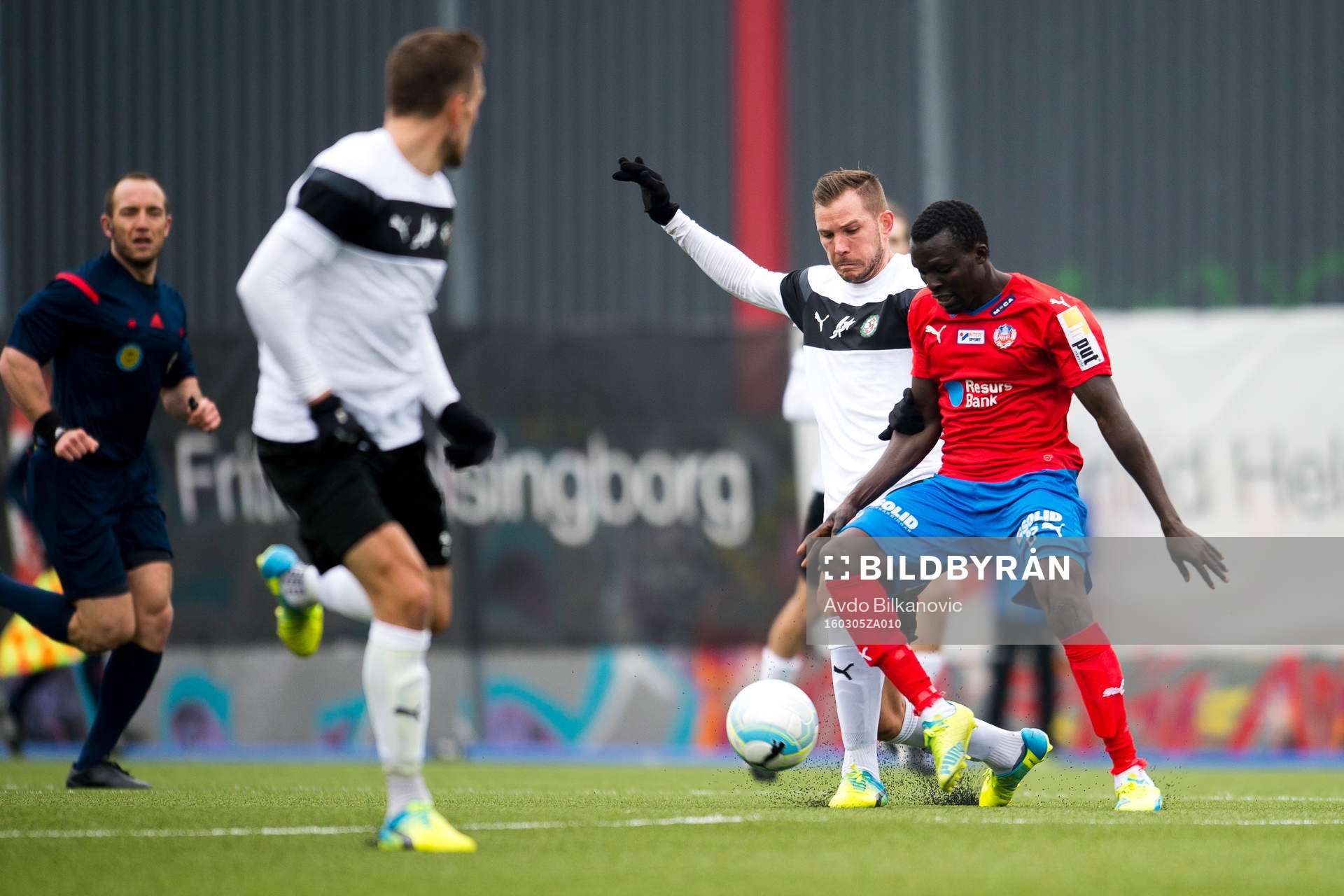 Helsingborgs Lalawélé Atakora  och Örebros Robert Åhman