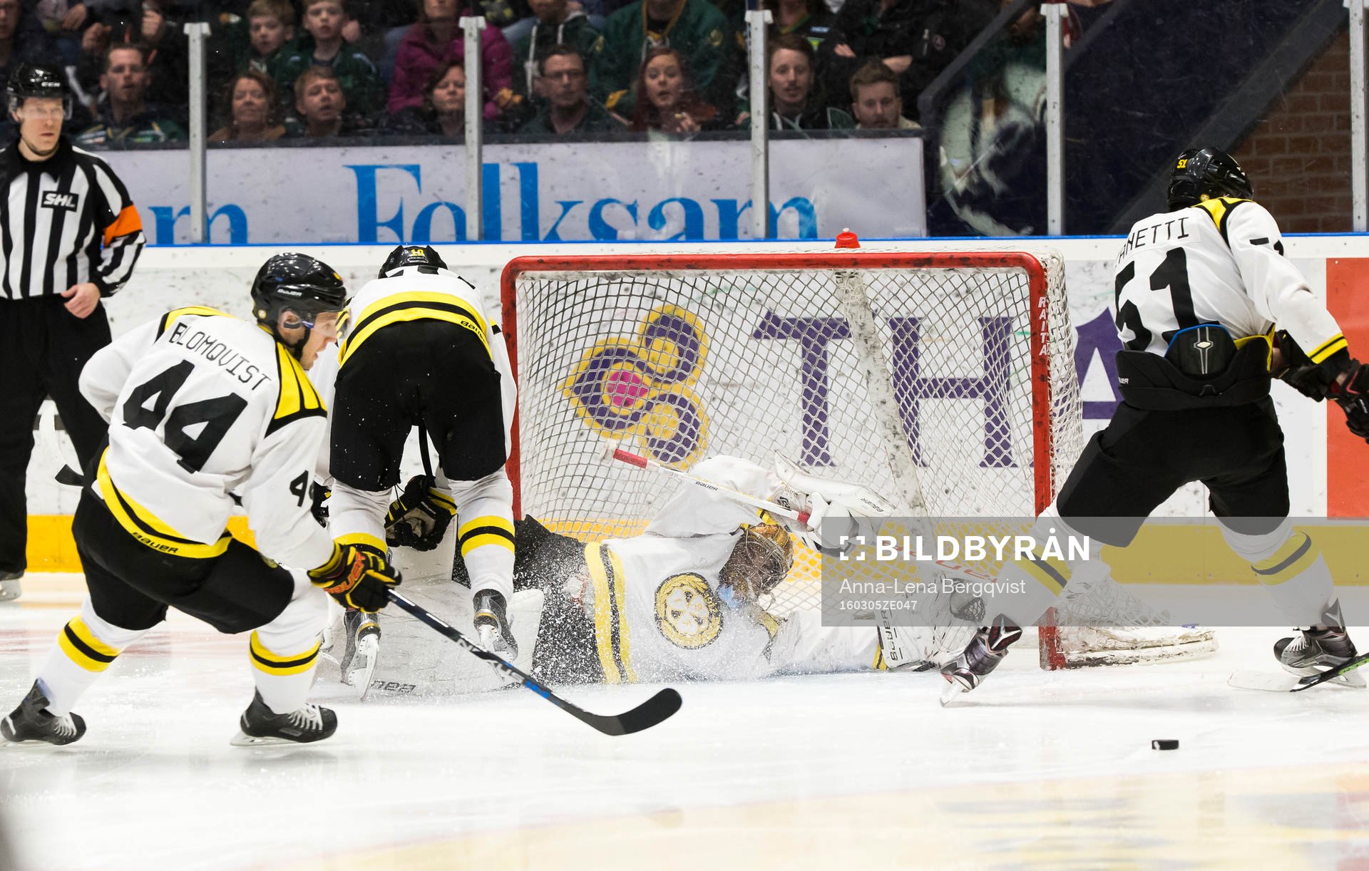 Brynäs Jacob Blomqvist , målvakt Bernhard Starkbaum  och