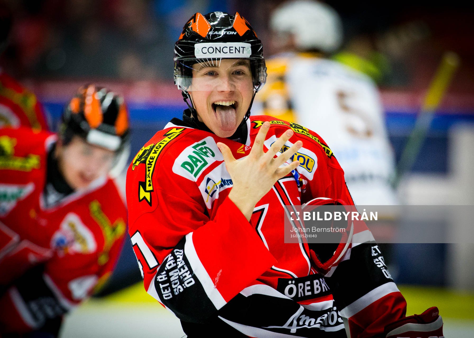Örebros Joel Mustonen gör 2-1 och gör tecken för att