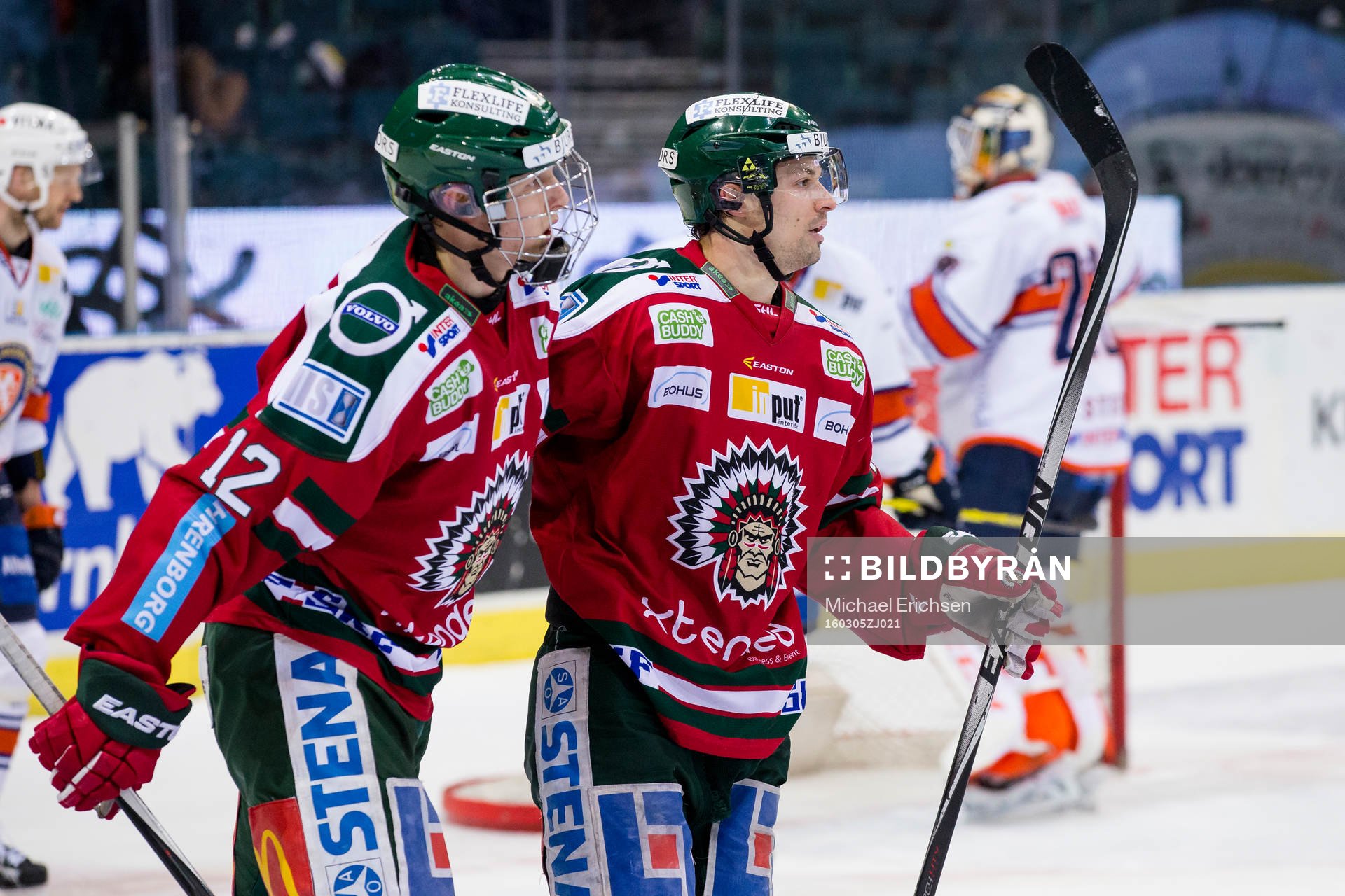 Frölundas Patrik Carlsson jublar och omfamnas av Kristian