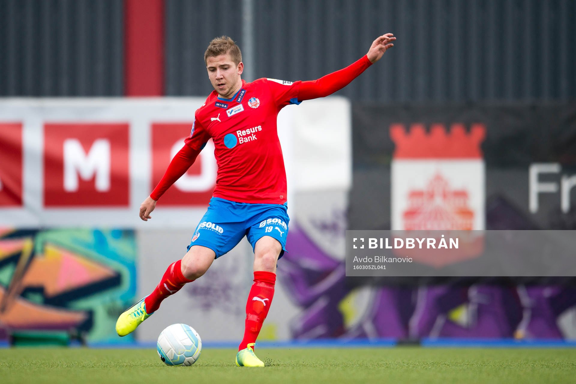 Helsingborgs Darijan Bojanić skjuter