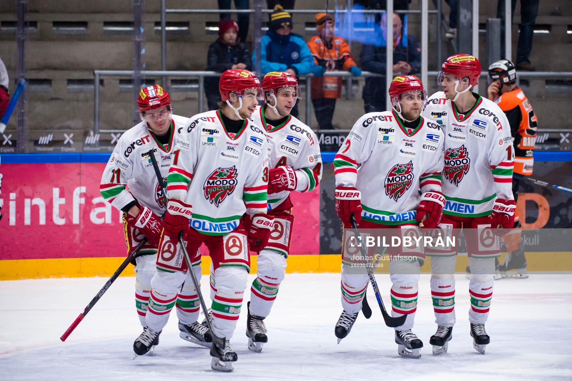 Modos Oscar Hedman har gjort 1-0 till Modo och jublar