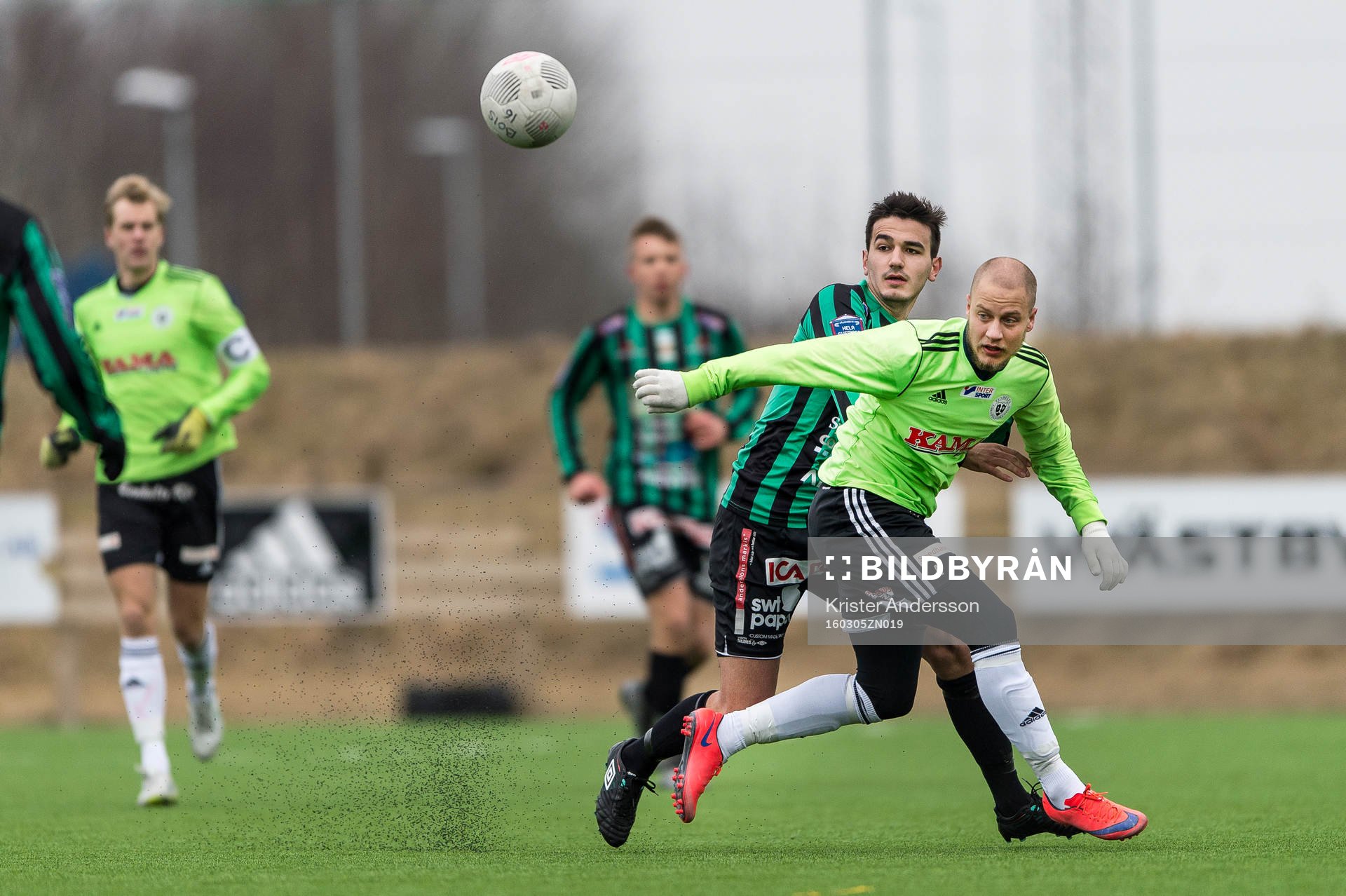 Varbergs Valmir Zekolli och Tenhults Marcus Salomonsson
