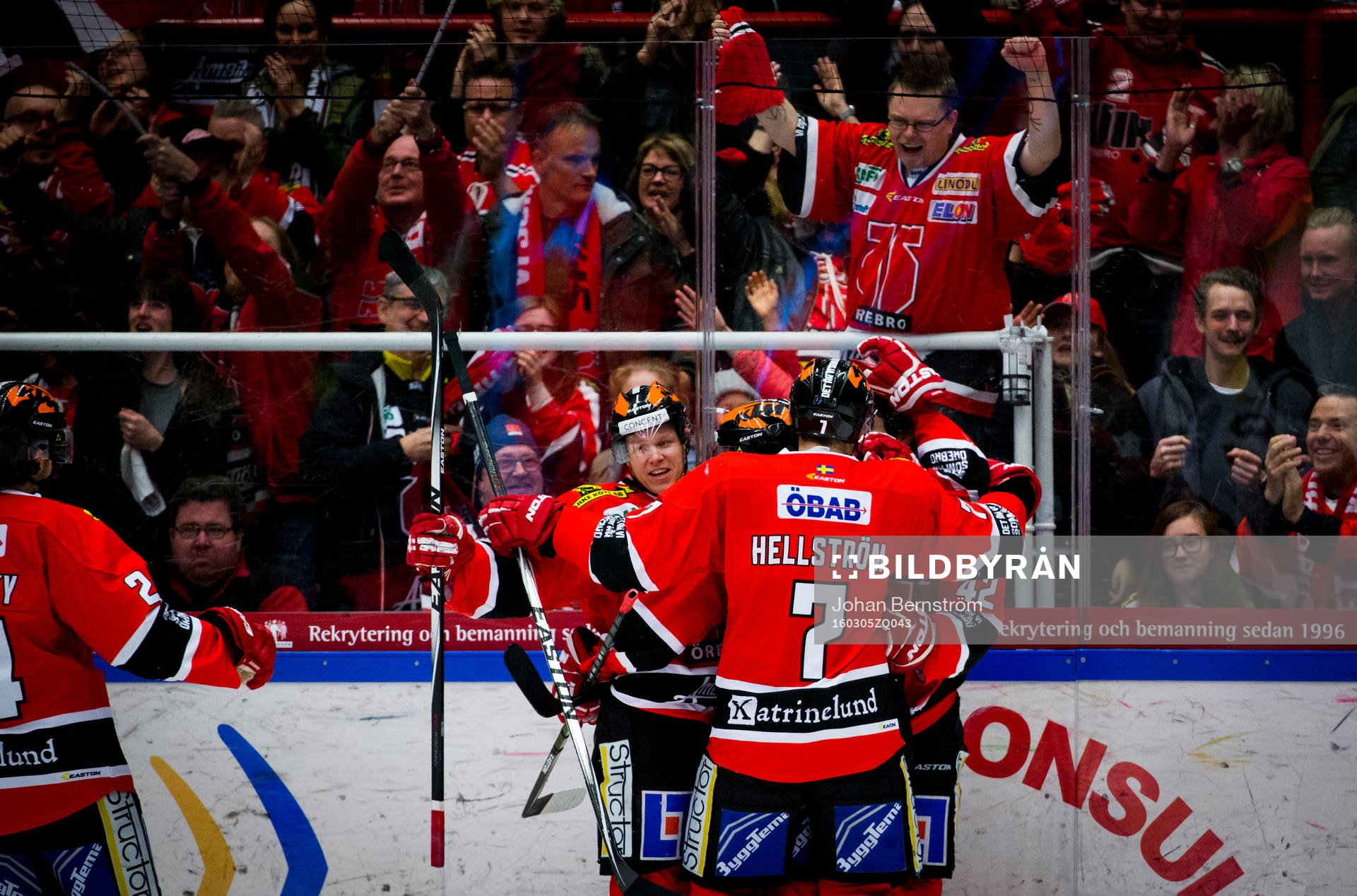 Örebros Joel Mustonen gör 2-1 och jublar med Daniel