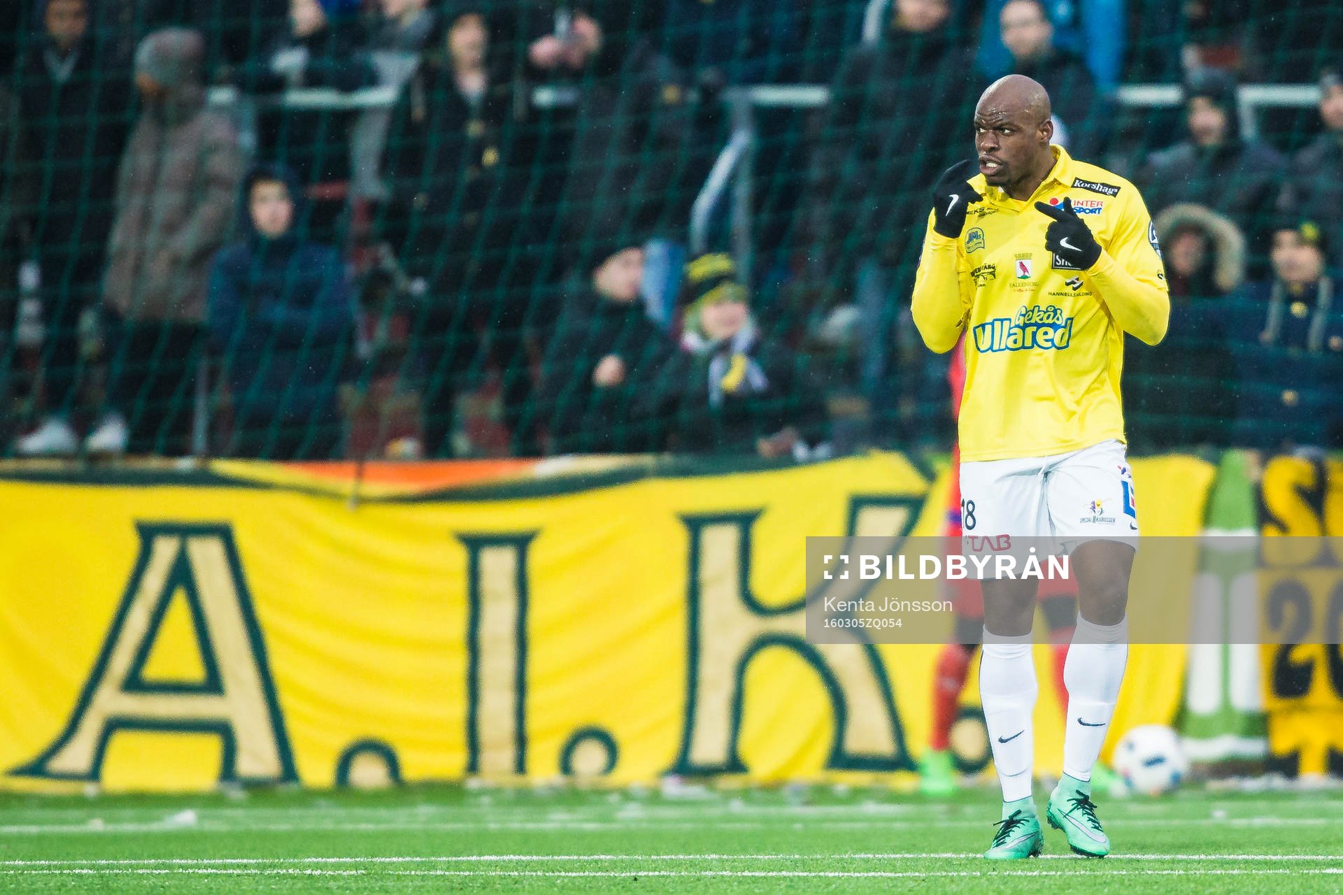 Falkenbergs Hakeem Araba reagerar