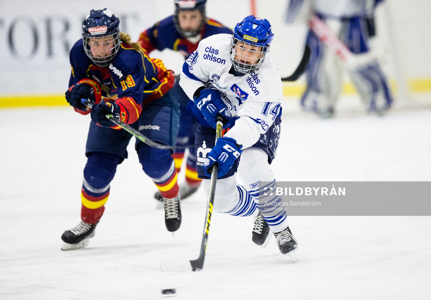 Leksands Sofia Engström jagas av Djurgårdens Julia