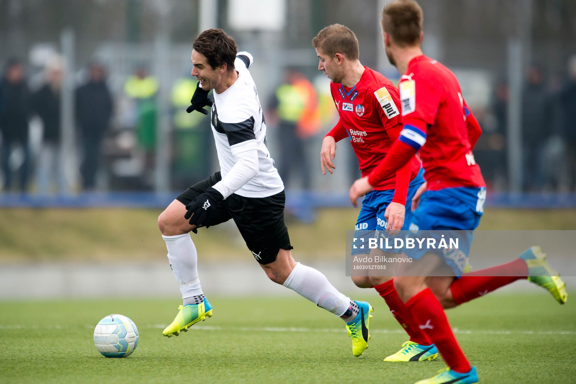 Örebros Nordin Gerzic springer ifrån Helsingborgs Darijan