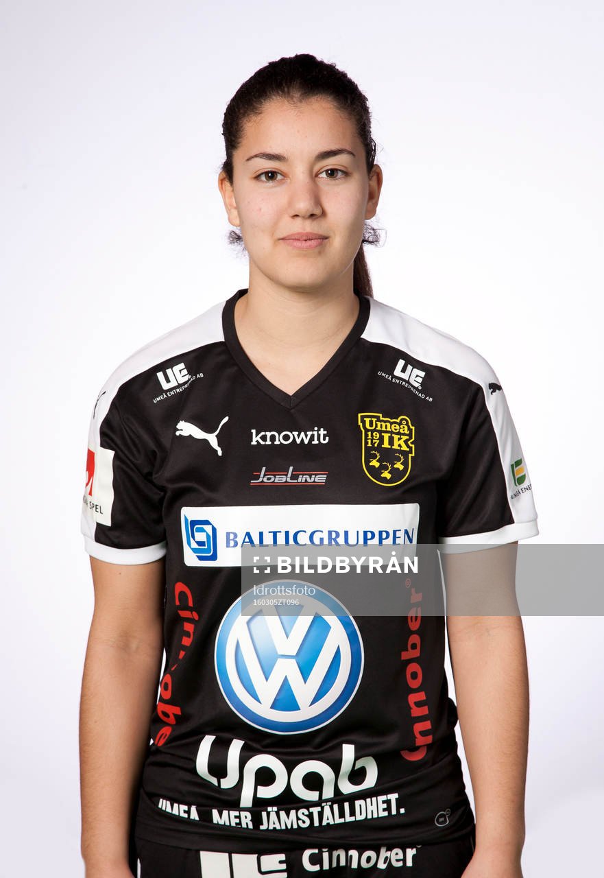 Hanna Boubezari poserar för ett porträtt den 5 mars 2016 i Umeå.