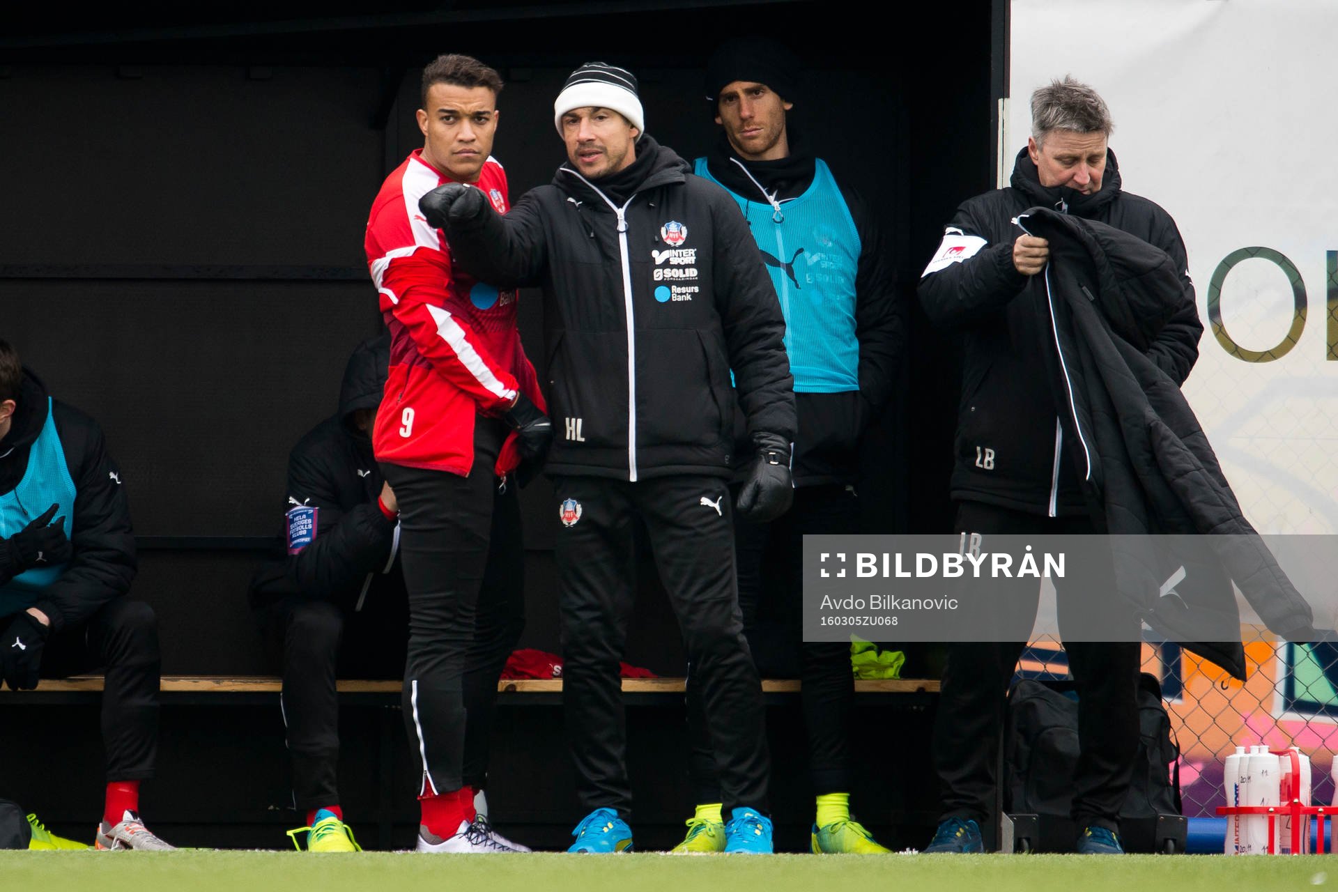 Helsingborgs manager Henrik Larsson instruerar Matthew