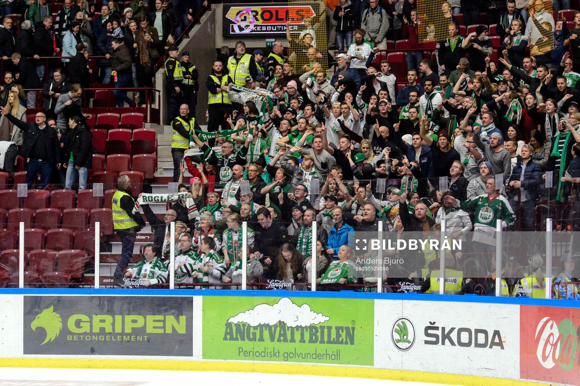 Rögles supporters jublar