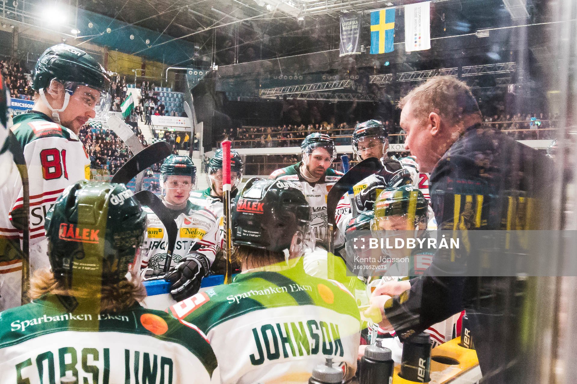 Tingsryds tränare Magnus Sundquist i aktion i en timeout