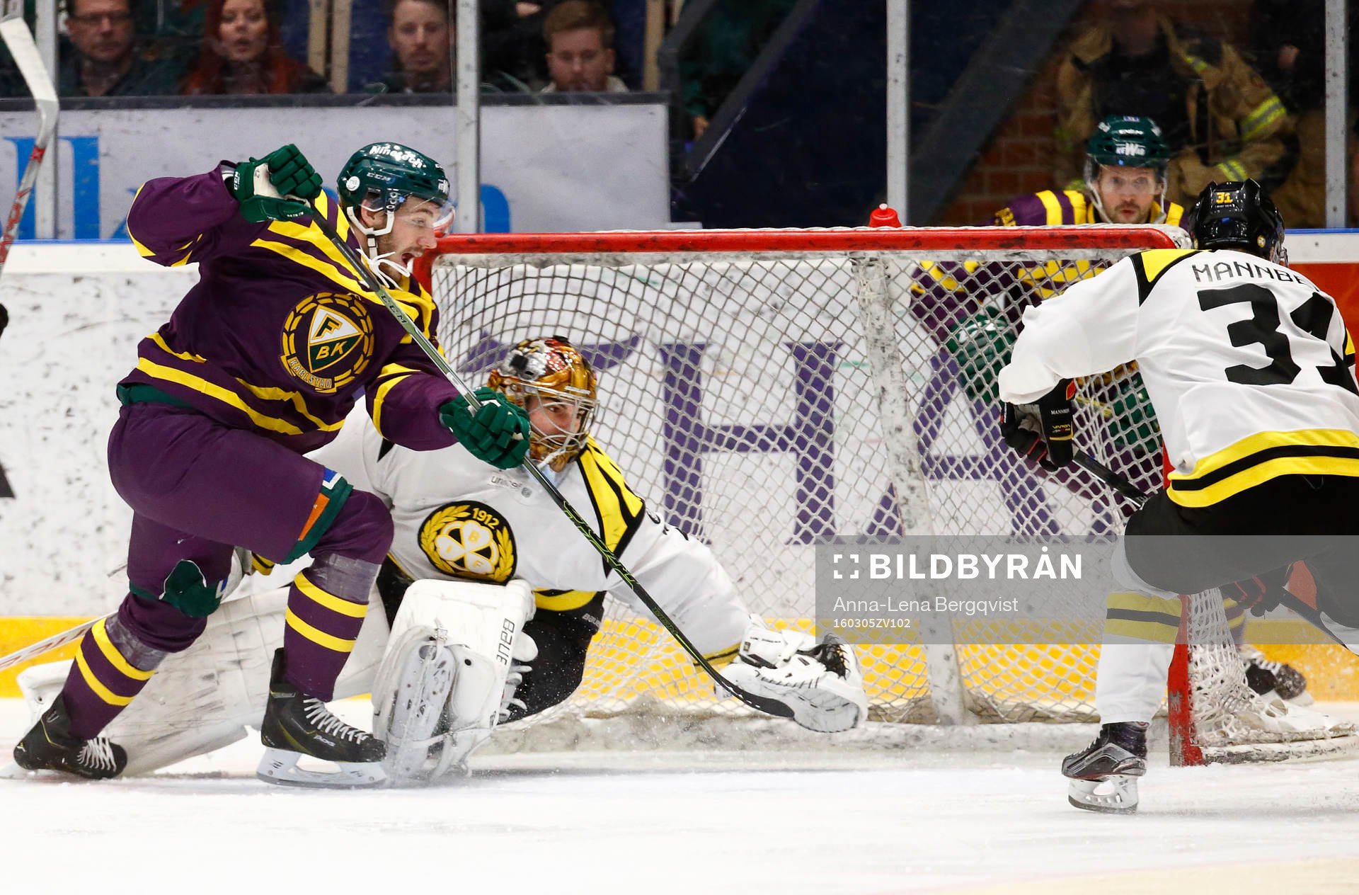 Färjestads John Persson och Brynäs målvakt Bernhard
