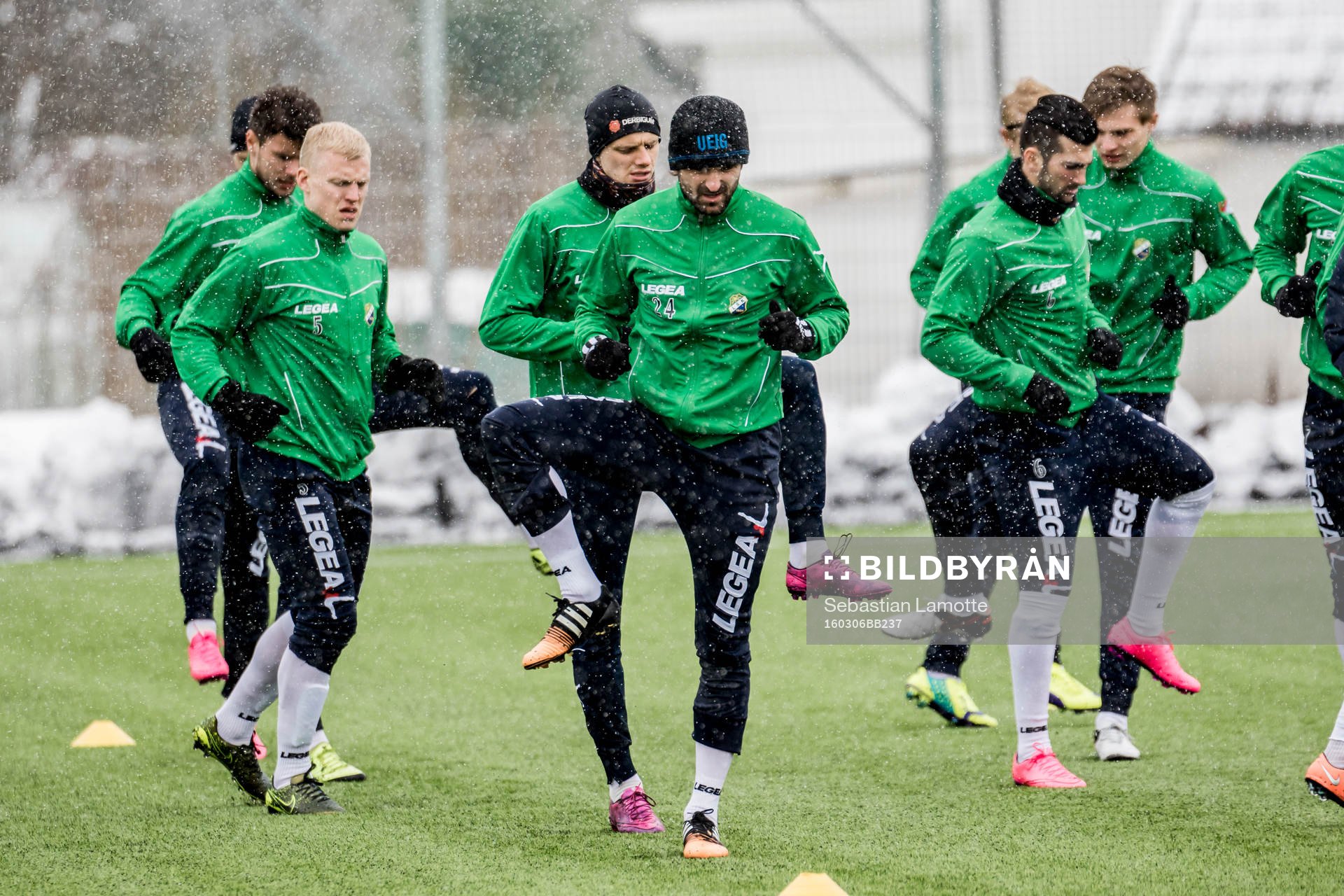 Ljungskiles spelare värmer upp
