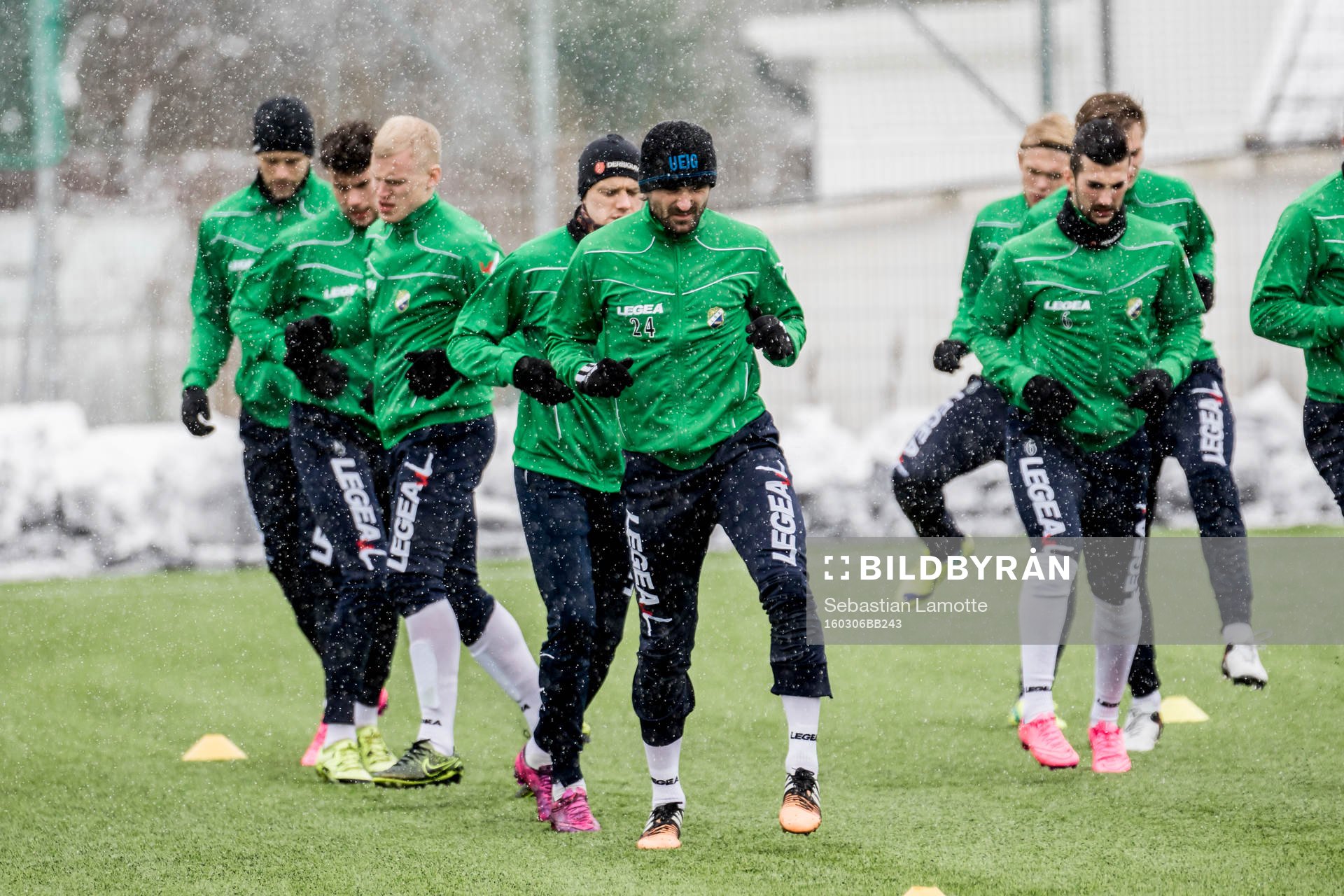 Ljungskiles spelare värmer upp