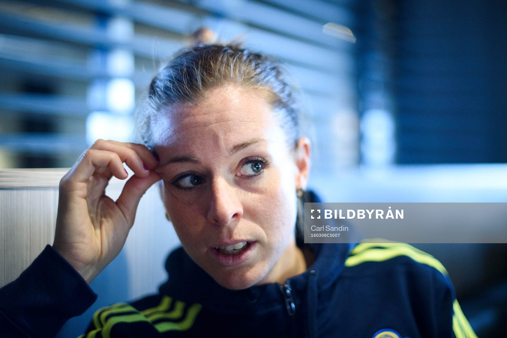 Sveriges Lotta Schelin blir intervjuad