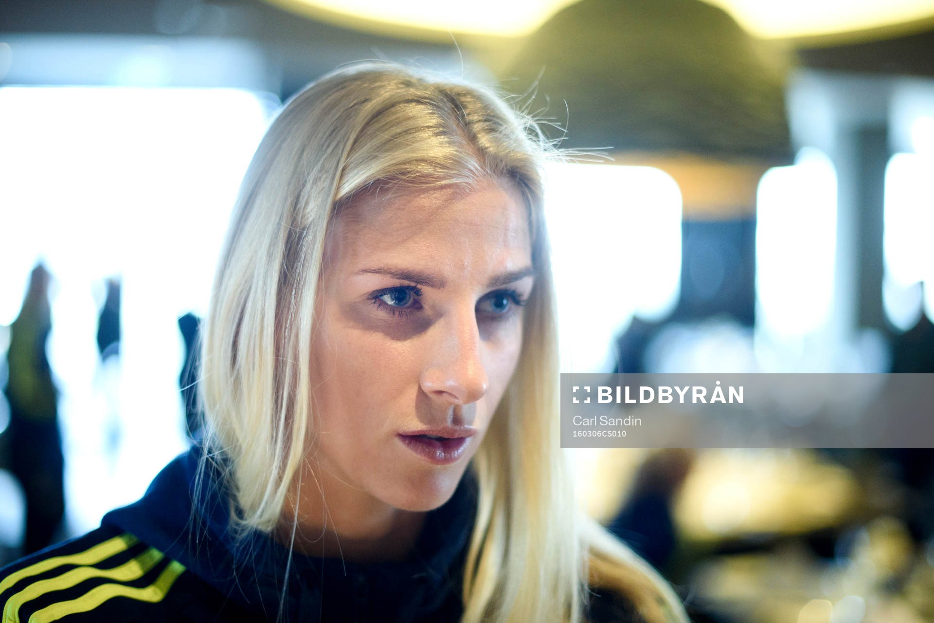 Sveriges Sofia Jakobsson blir intervjuad